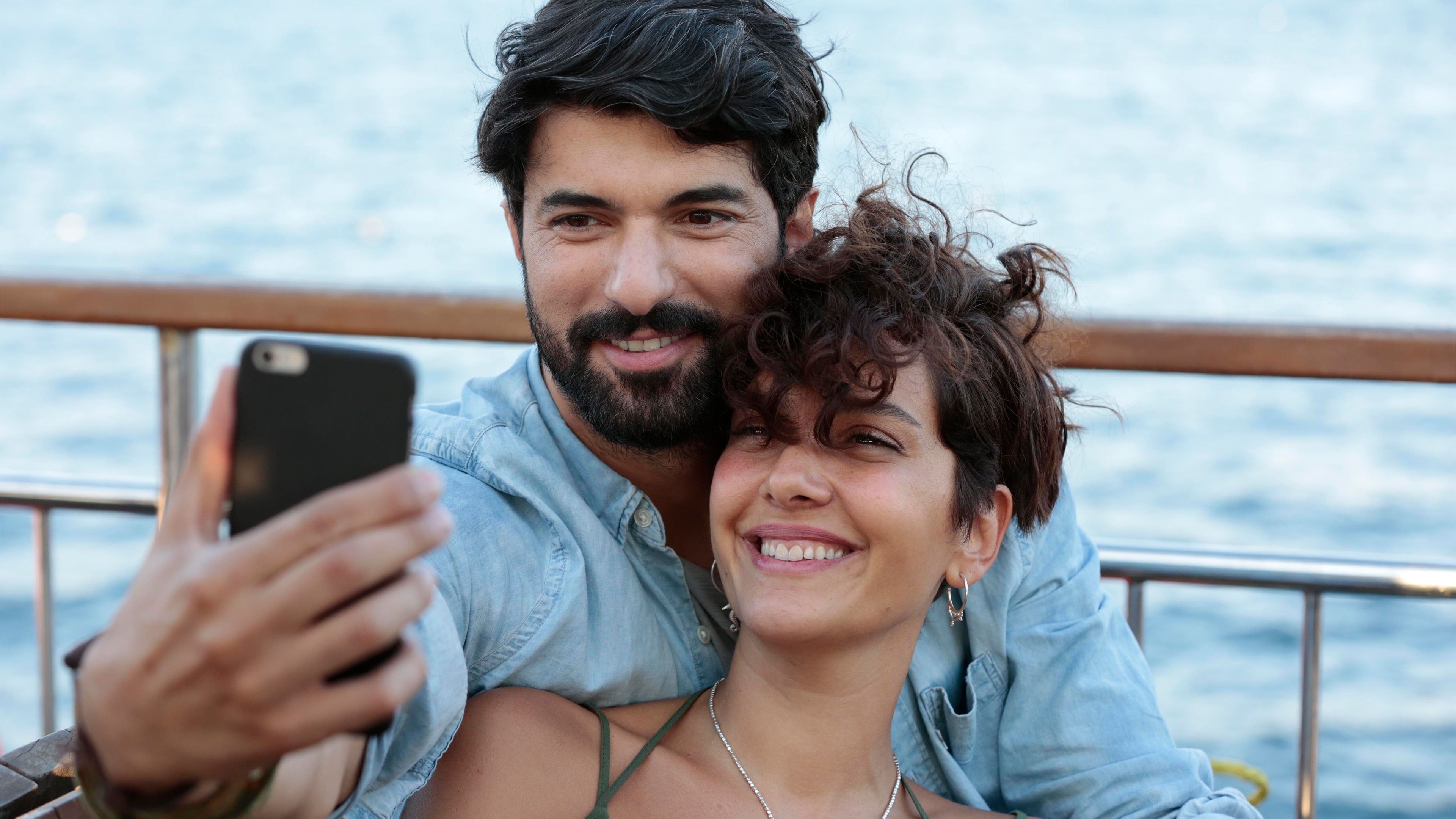 حب واحد وحياتان