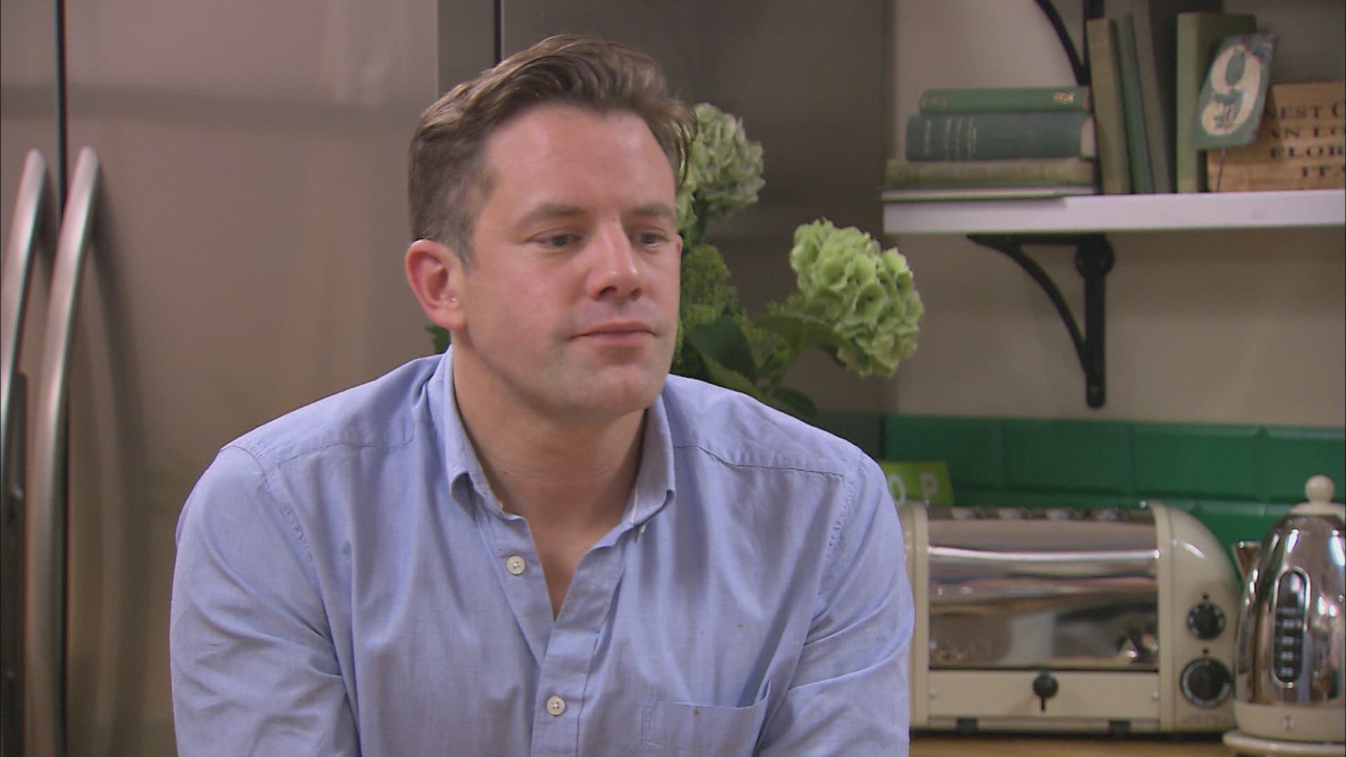 ذا بيغ إيت ويذ مات أند ليسا الموسم 1 الحلقة 1 فود فور فريندز ويذ درو بيكر