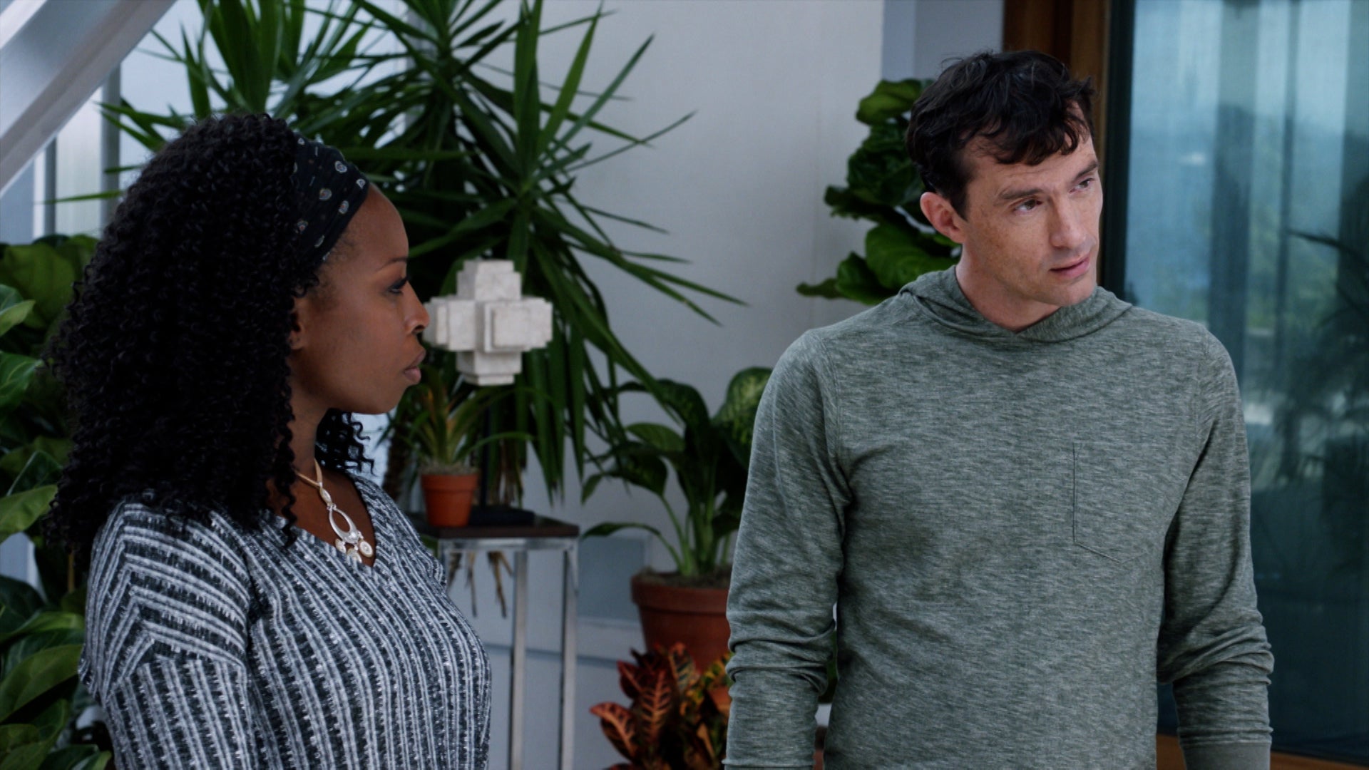 Blindspot Season 4 Episode 5 Naughty Monkey Kicks At Tree