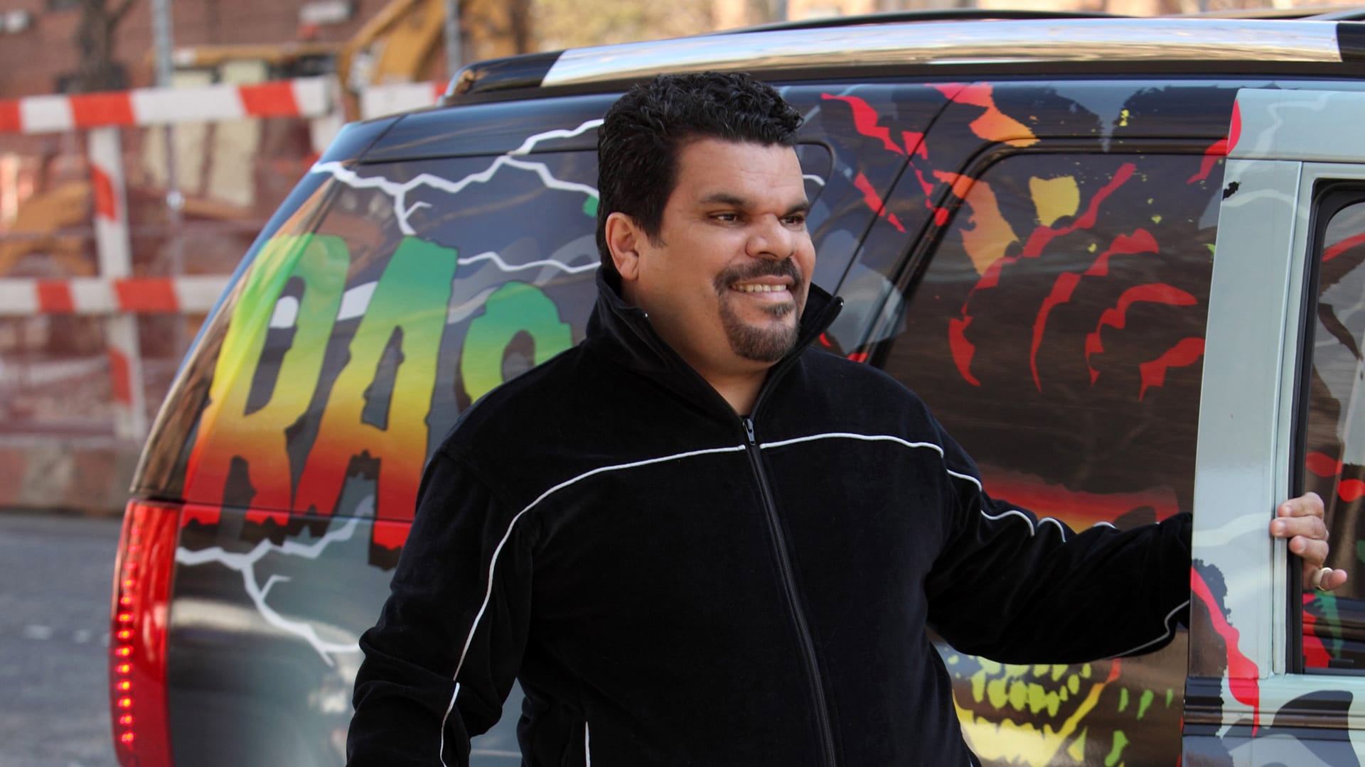 هاو تو ميك إت إن أميريكا الموسم 2 الحلقة 2 إن اور آوت