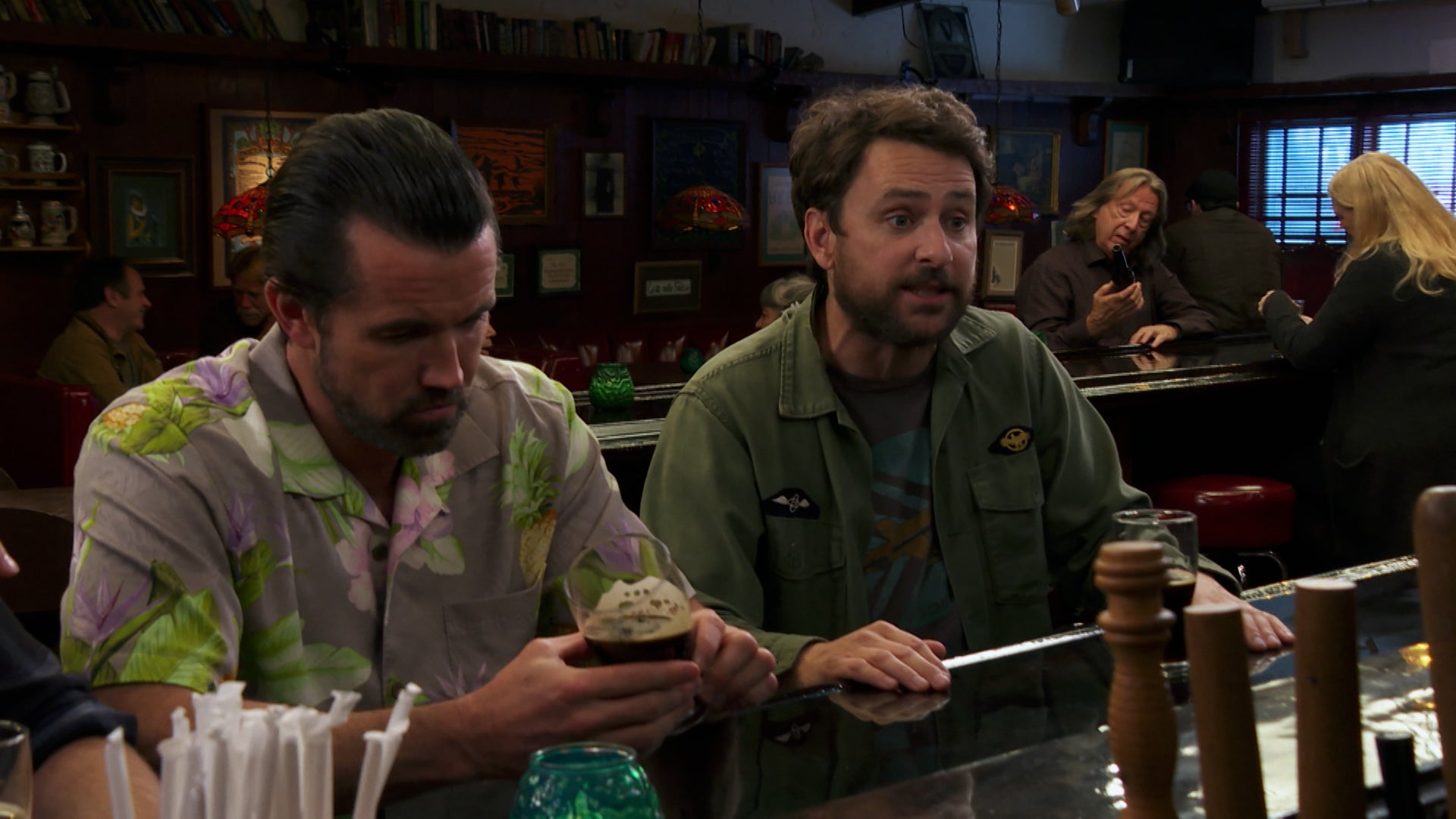 إتس أولوايز ساني إن فيلادلفيا الموسم 15 الحلقة 6 ذا غانغز ستيل إن أيرلندا