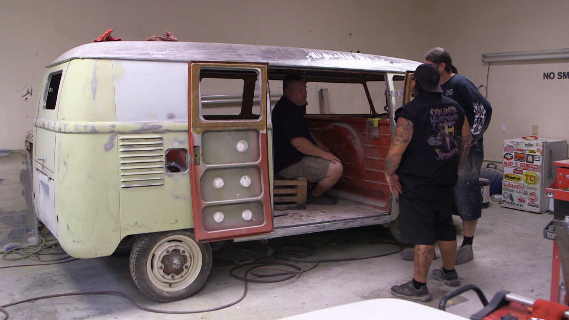 Counting Cars Season 8 Episode 6 The Magic Bus