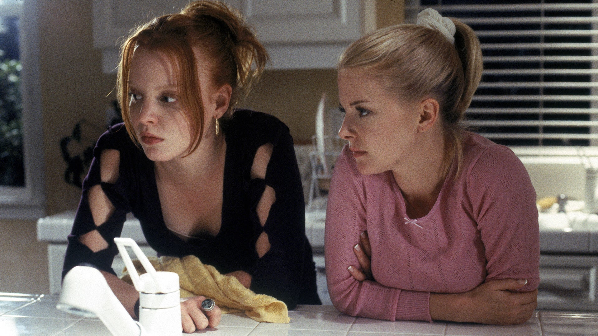 Six Feet Under Season 1 Episode 5 An Open Book