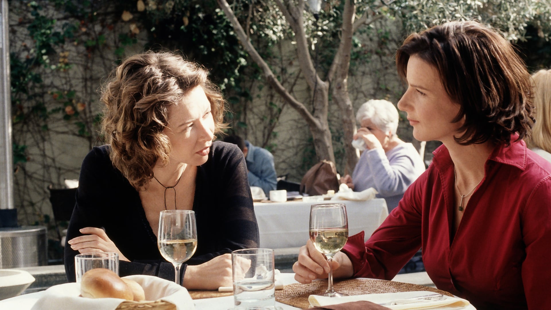 Six Feet Under Season 2 Episode 5 The Invisible Woman