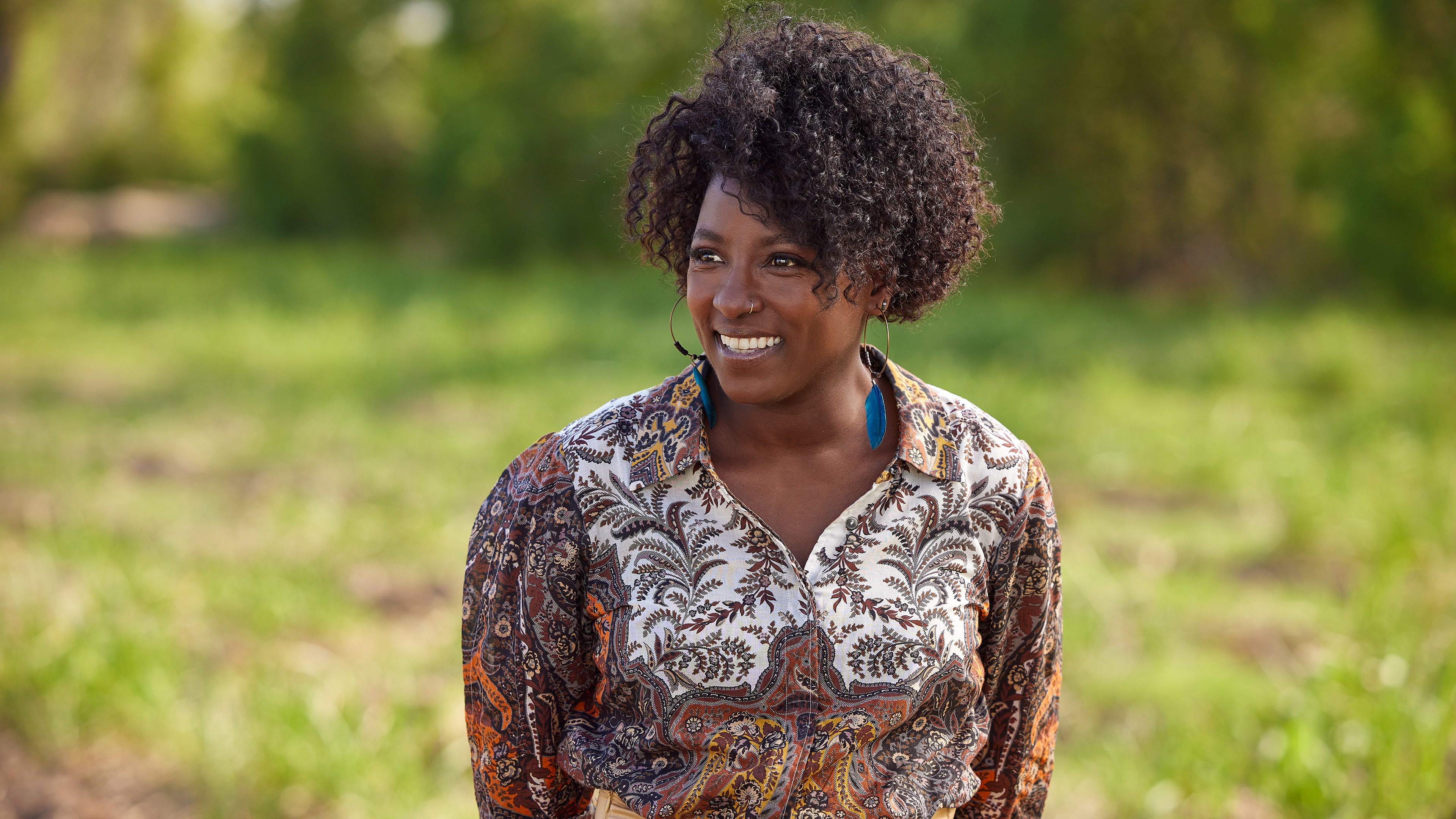 كوين شوغار الموسم 7 الحلقة 2 أفتر إي بيرييد، بيس بلومز