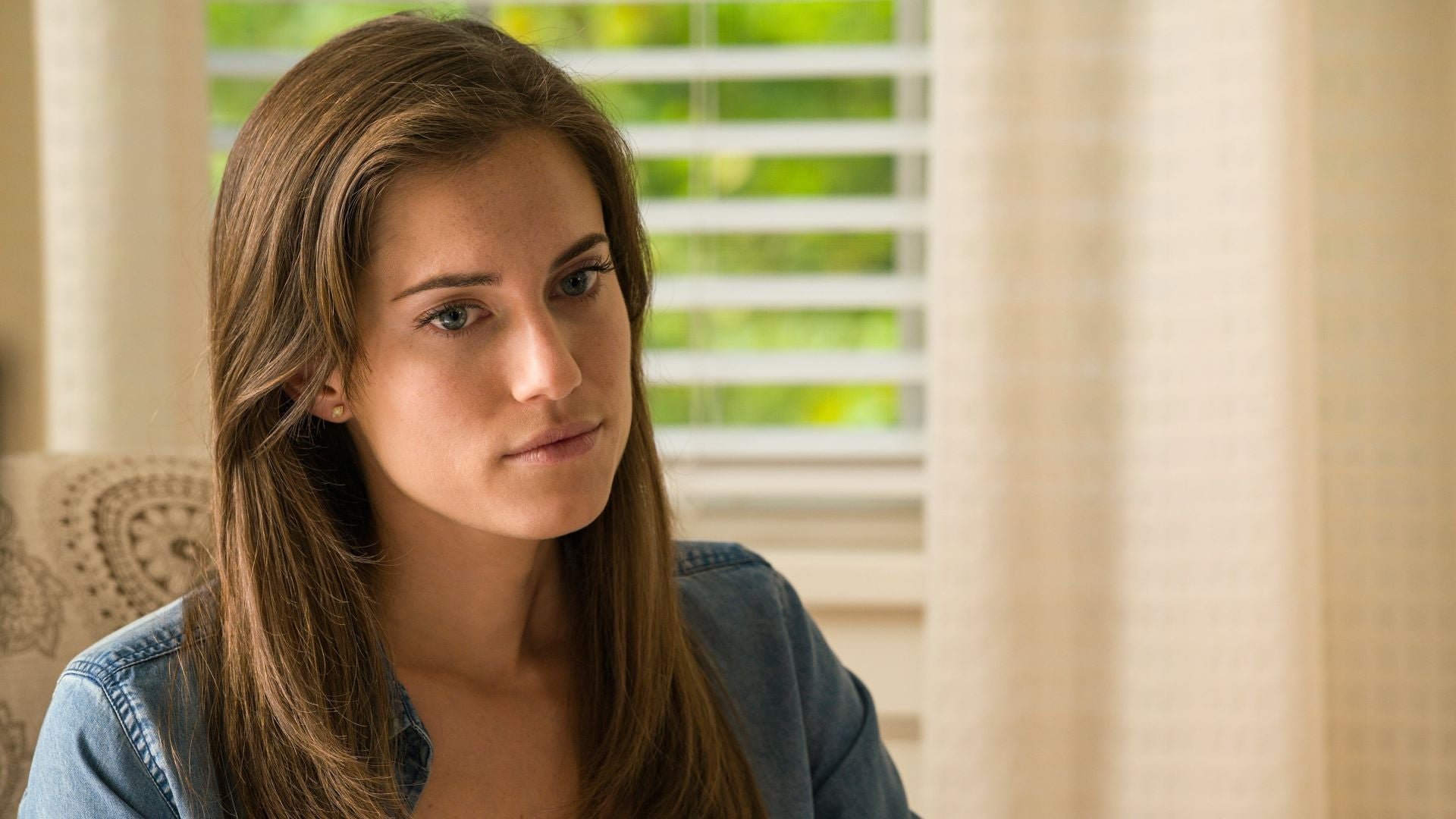 Girls Season 6 Episode 10 Latching