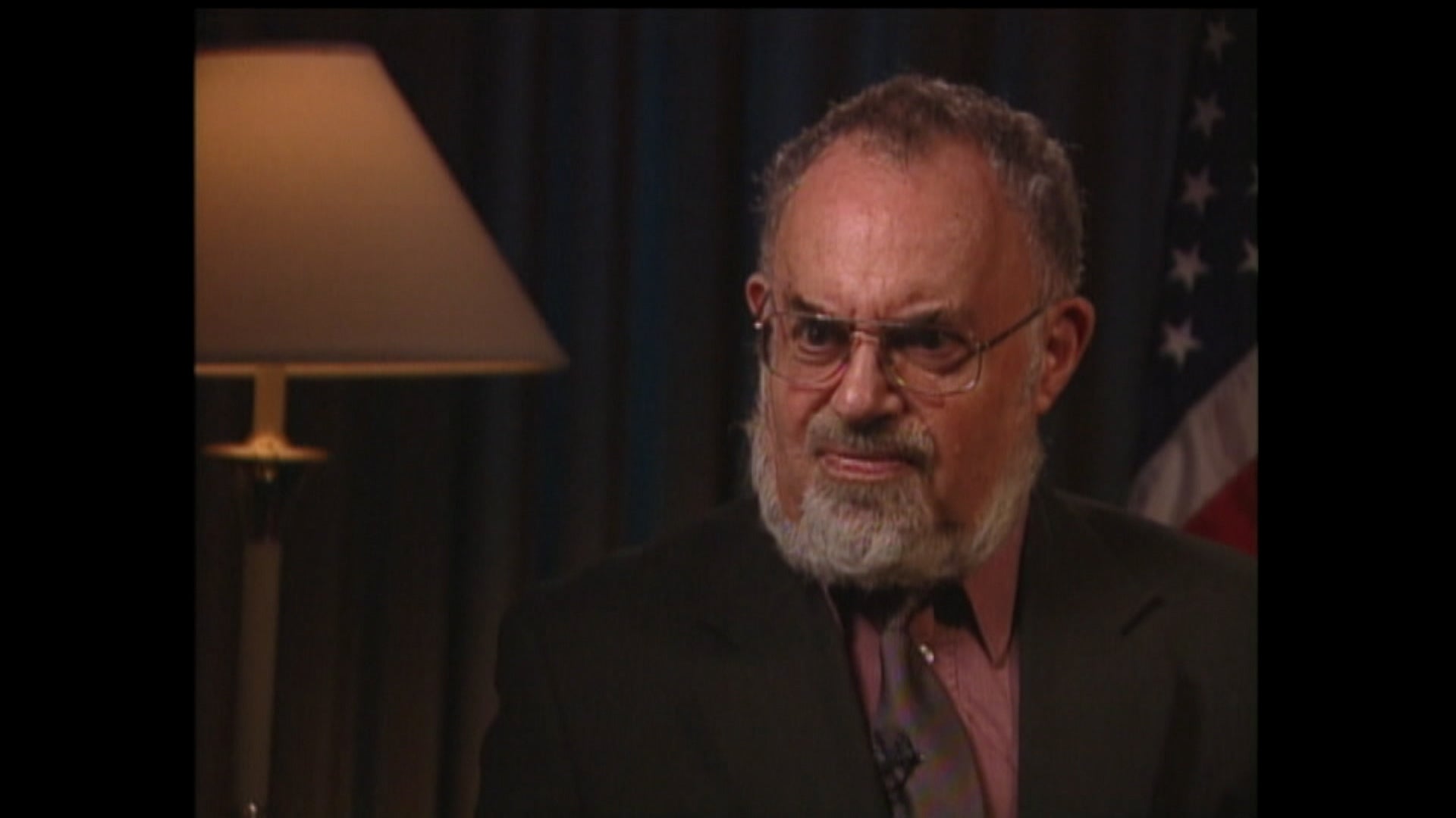 يوفو فايلز الموسم 1 الحلقة 14 الأجسام الطائرة والبيت الأبيض