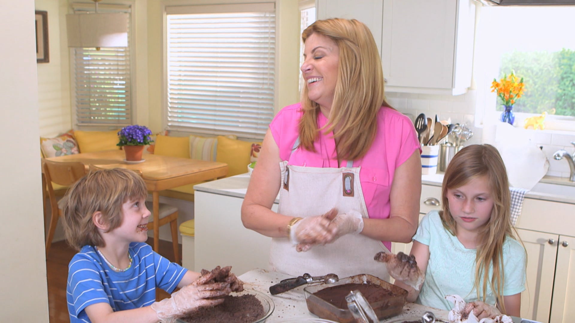 Daphne Dishes Season 2 Episode 1 Movie Night Alfresco