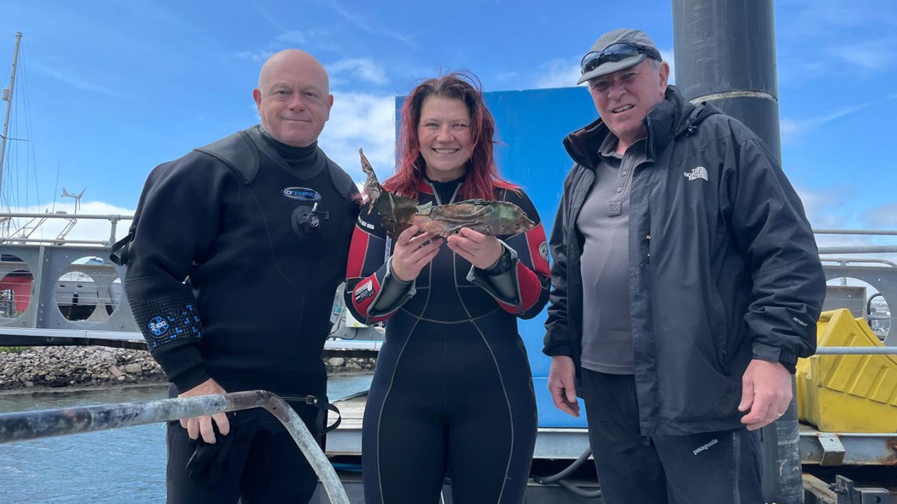 Ross Kemp: Shipwreck Treasure Hunter Season 1 Episode 4 Gun Runners