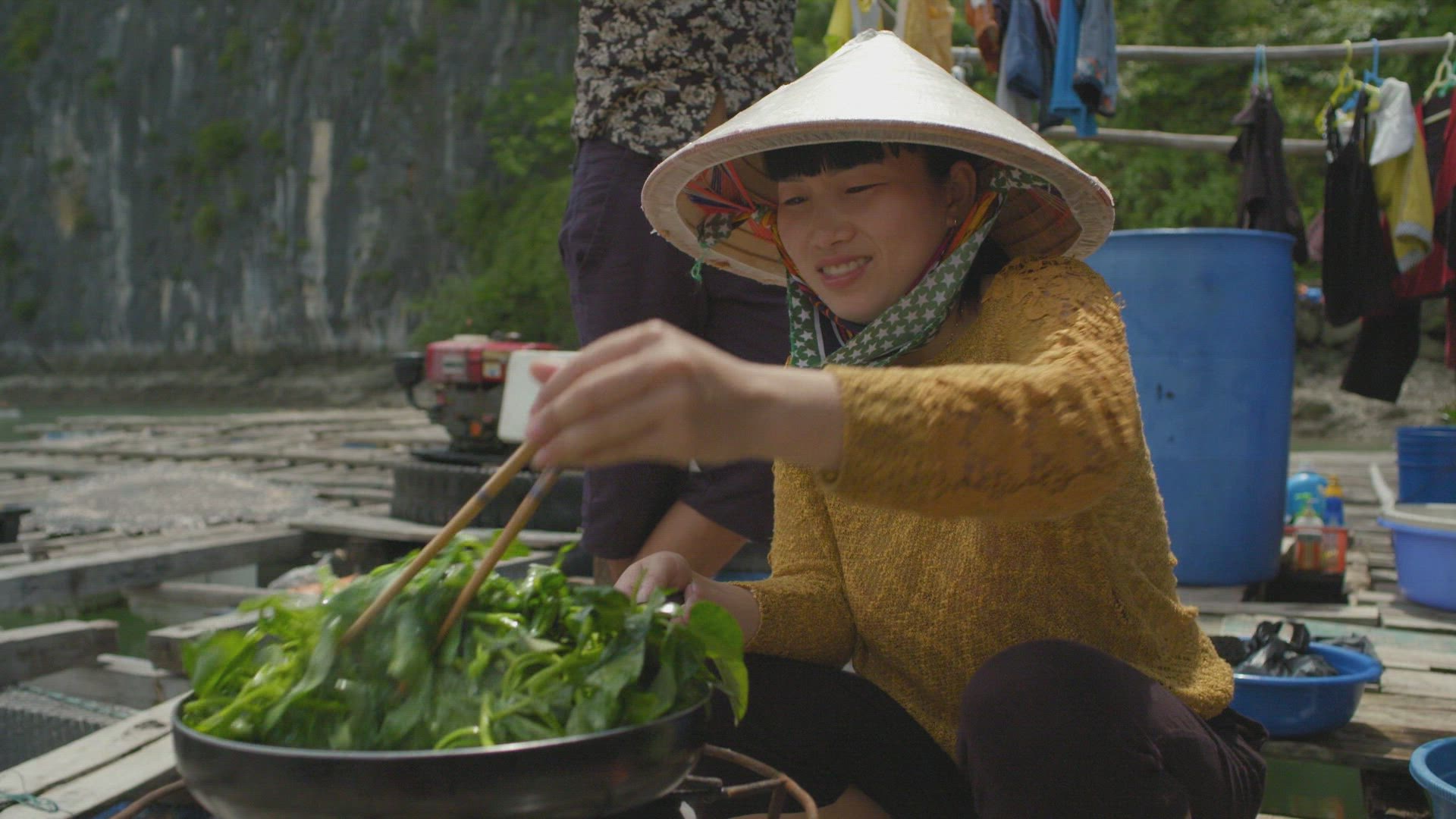 أنثوني بوردين : بارتس أناون الموسم 8 الحلقة 1 هانوي