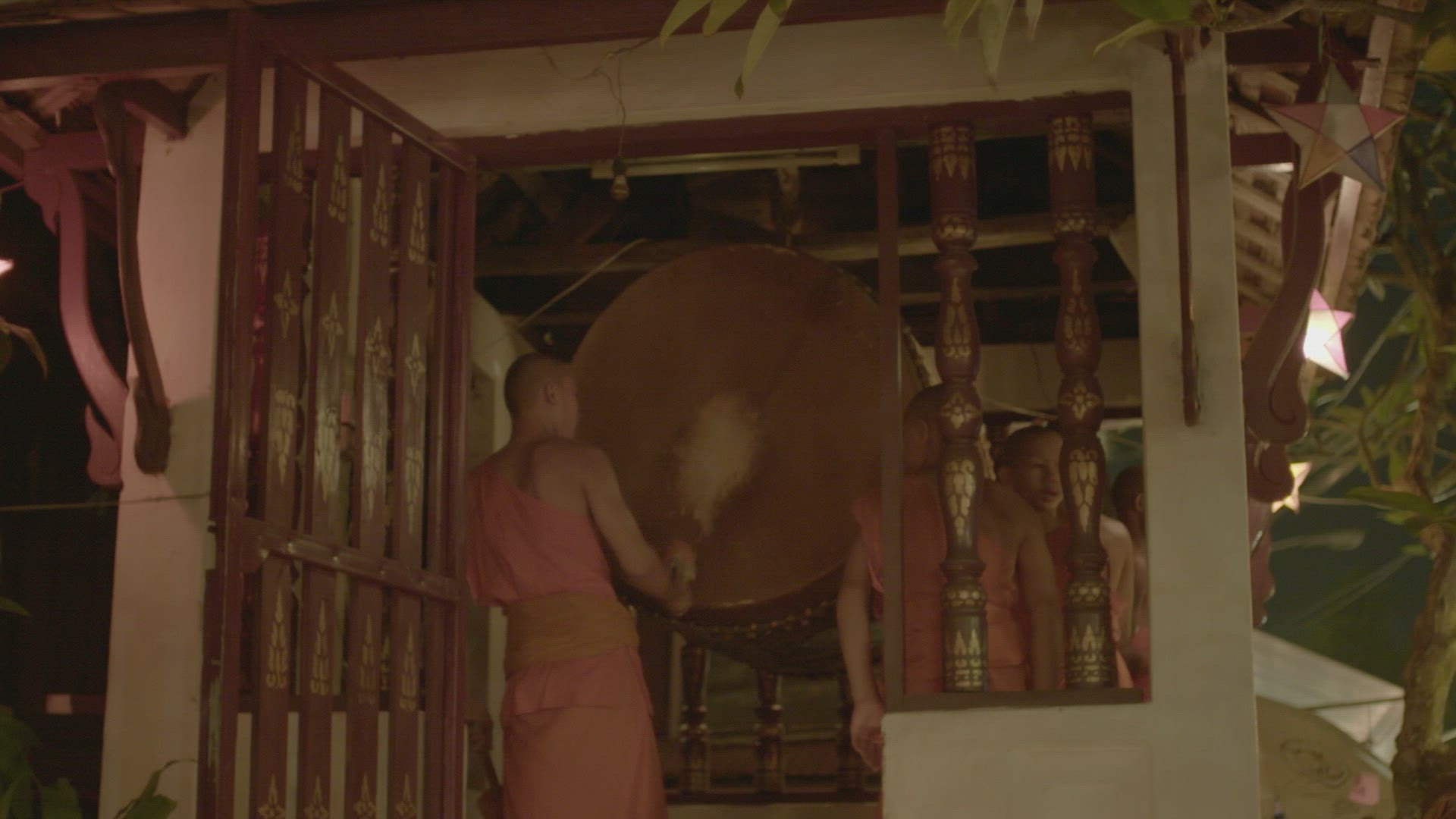 أنثوني بوردين : بارتس أناون الموسم 9 الحلقة 3 لاوس