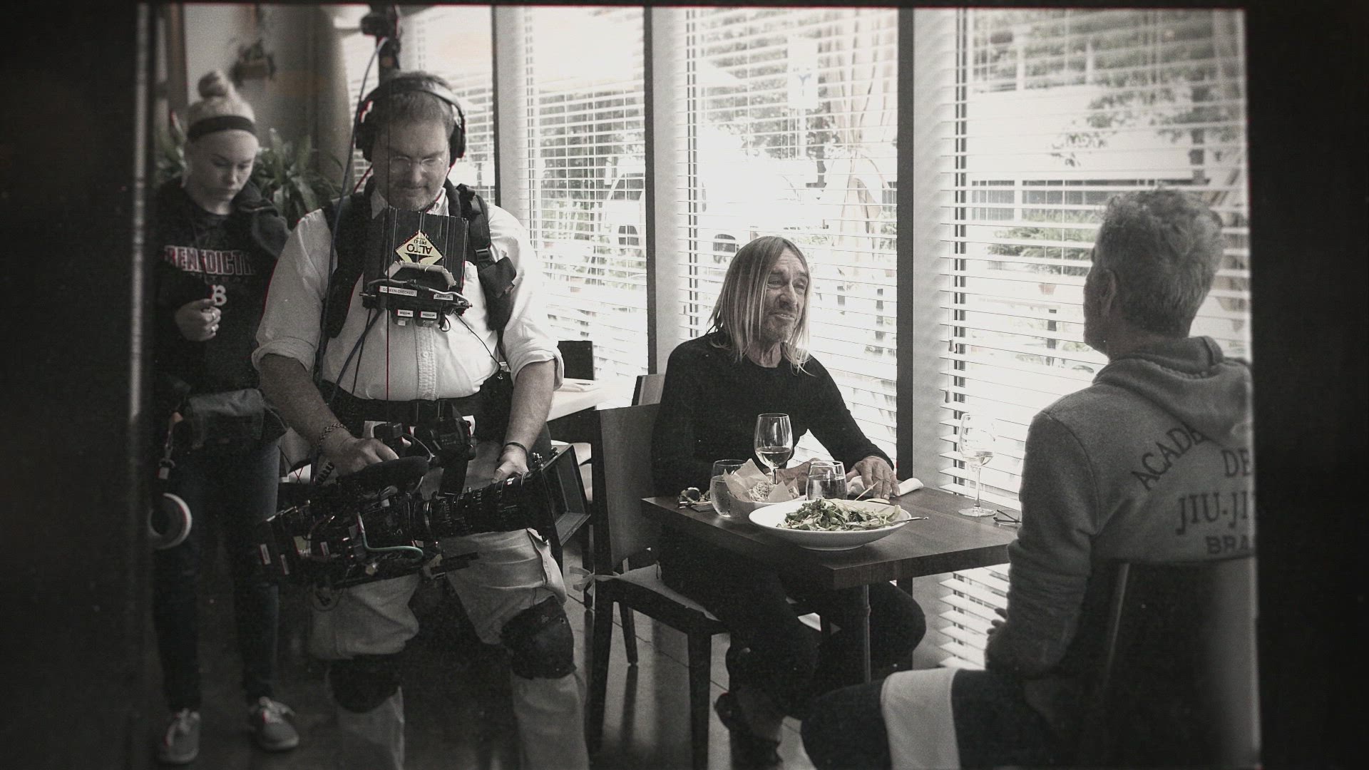 أنثوني بوردين : بارتس أناون الموسم 12 الحلقة 6 بيهايند ذا سينز