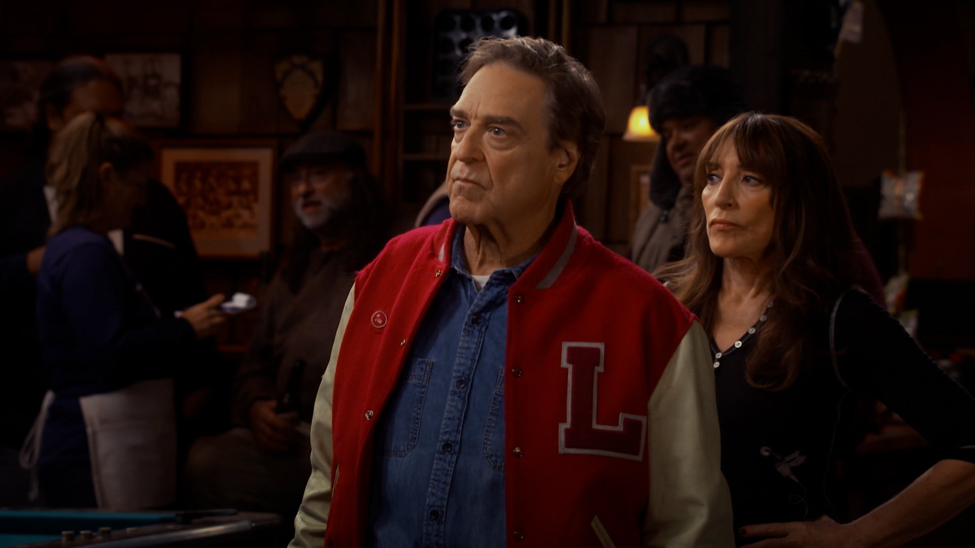 ذا كونرز الموسم 5 الحلقة 11 تو مور ييرز أند إي ستولن روز