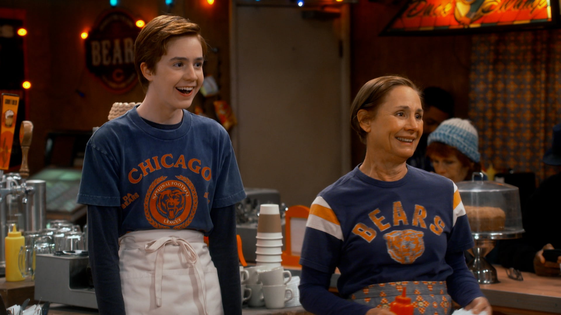 ذا كونرز الموسم 5 الحلقة 17 ذا كونترا هيرينغز أند ذا ميدنايت غامبلر