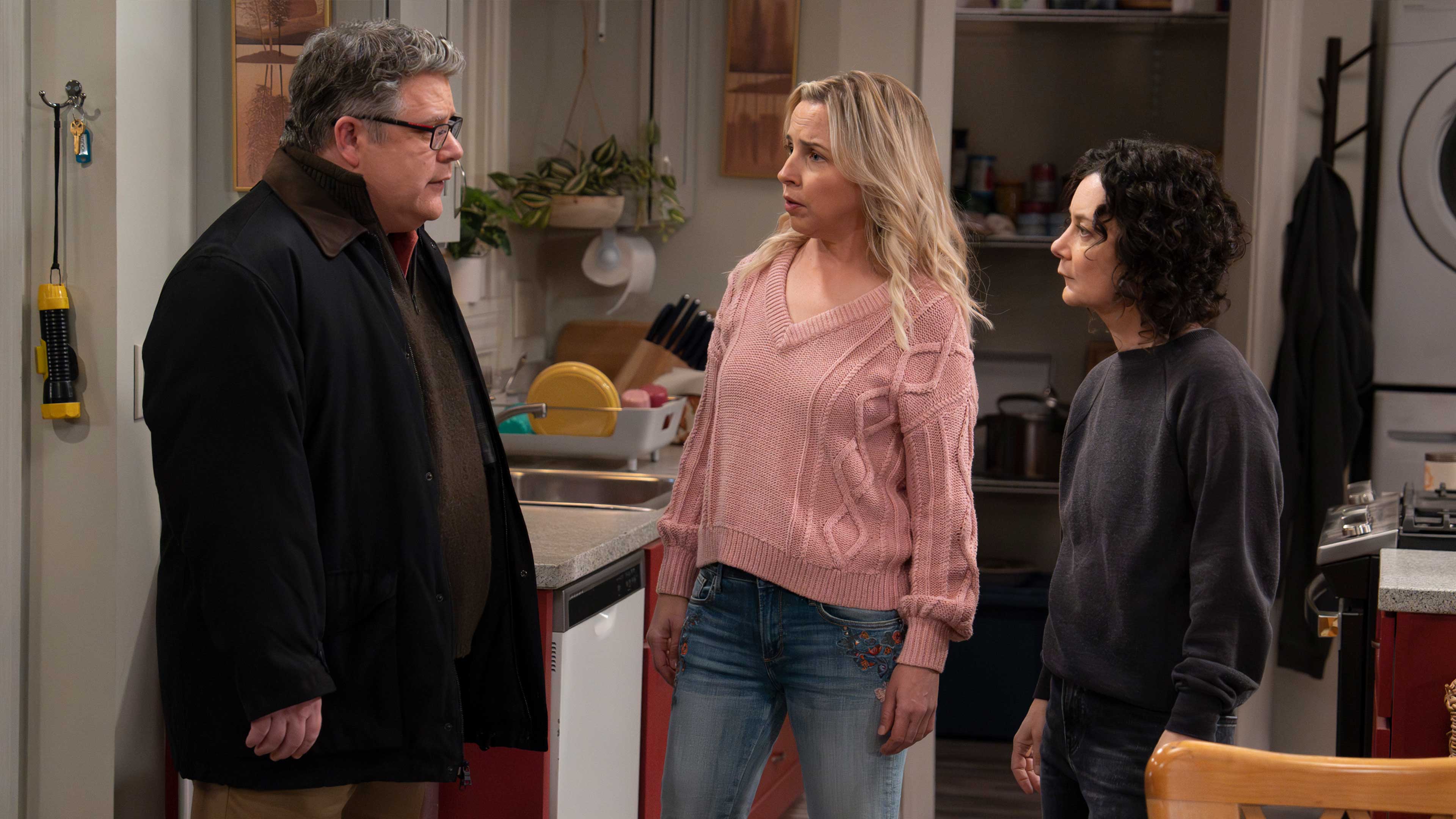 ذا كونرز الموسم 6 الحلقة 6 هانغينغ إن دورمز ويذ بويز & سيكرت لايف أوف مين