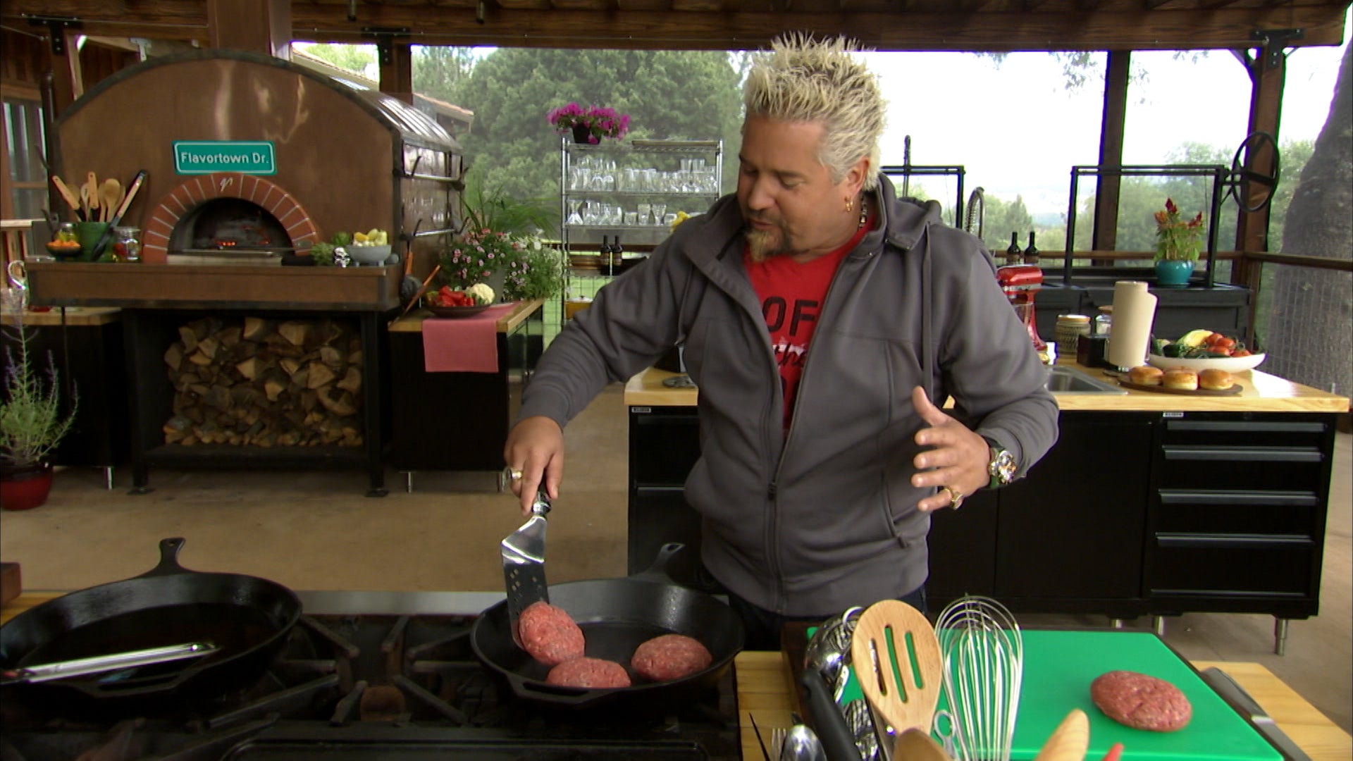 Guy's Big Bite Season 19 Episode 3 Guys New Favorite Burger