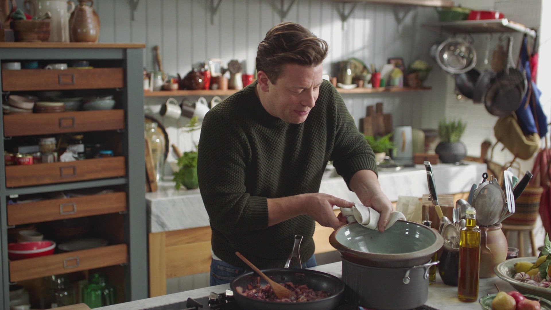 Jamie's Quick And Easy Food Season 2 Episode 6 Fried Rice, Carpaccio, Fish Pie