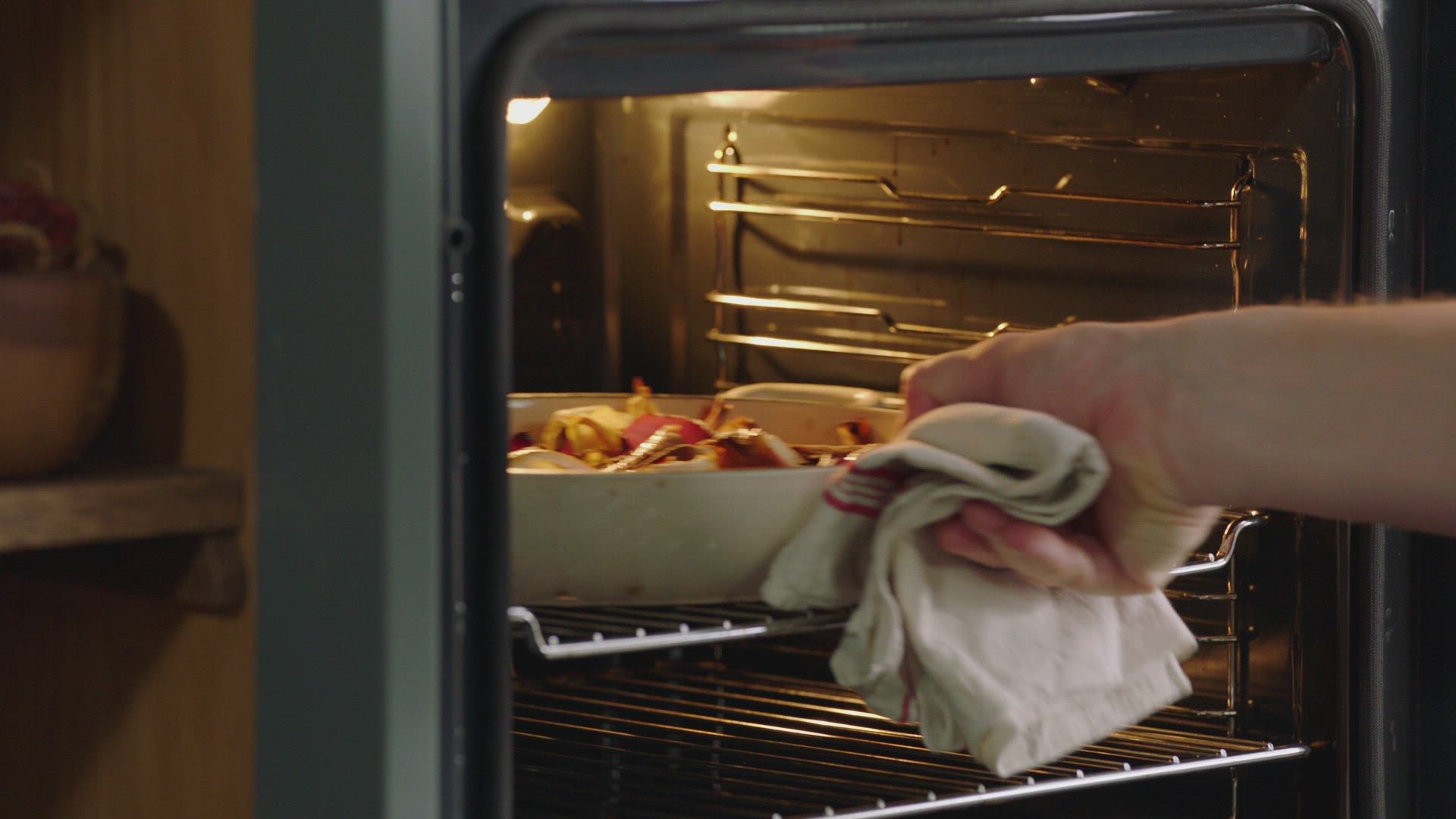 Jamie's Quick And Easy Food Season 2 Episode 7 Kofta, Chicken Satay & Alaska