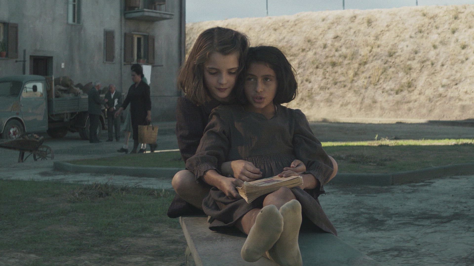 Sadikaty Al Mozhila Season 1 Episode 2 Al Maal