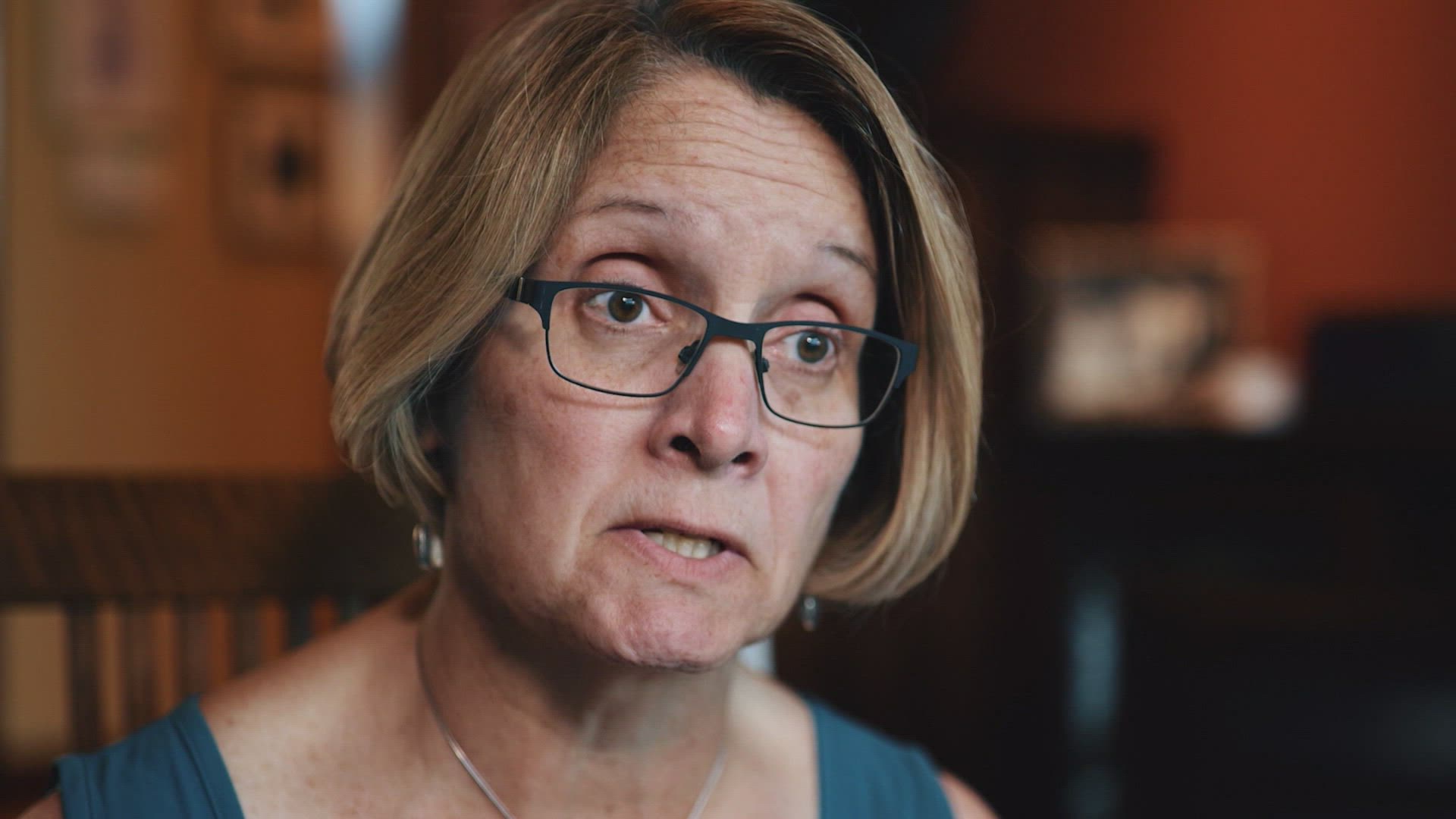 بويزونوس لييزنس الموسم 1 الحلقة 12 كنسيلنغ ذا تروث