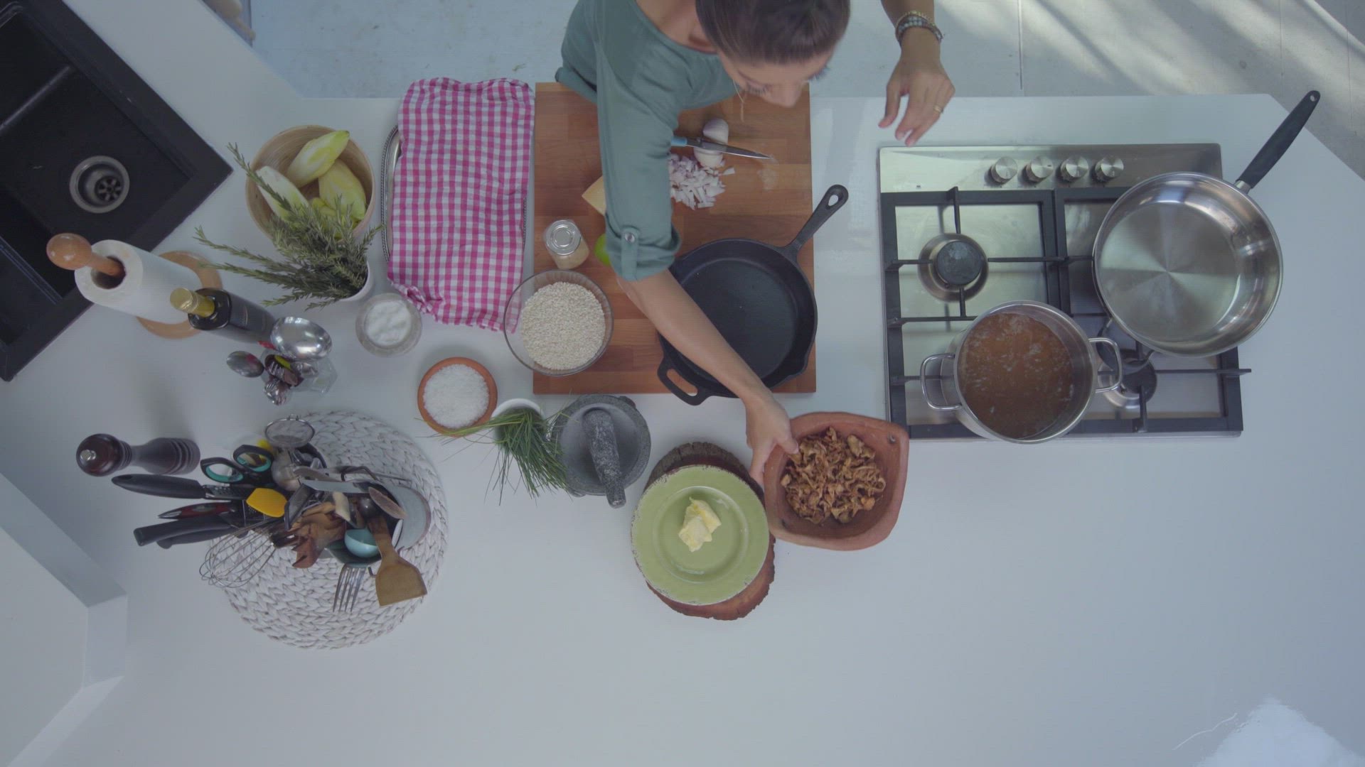 مطبخ مي الموسم 1 الحلقة 16 فيرست بوك