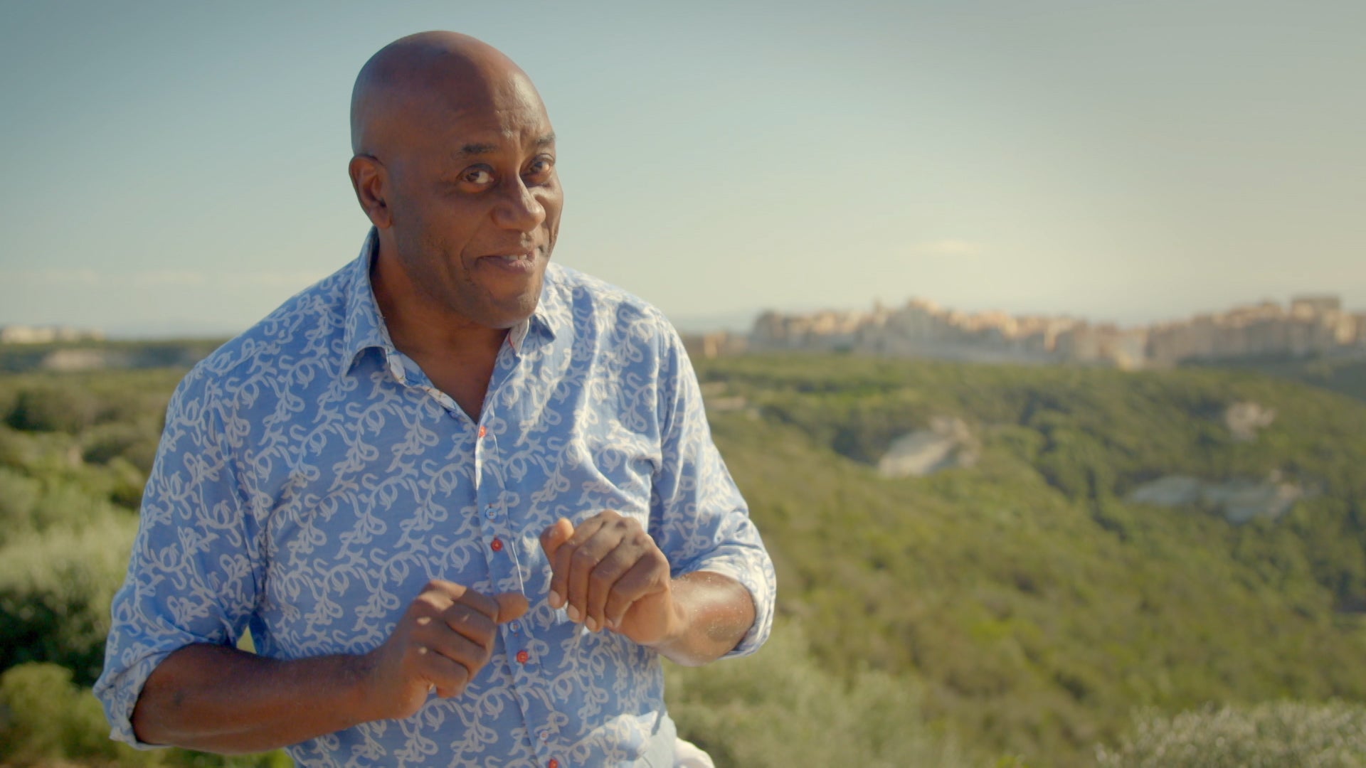 أينسليز ميديتيرينيان كوكبوك الموسم 1 الحلقة 2 كورسيكا- بونيفاسيو