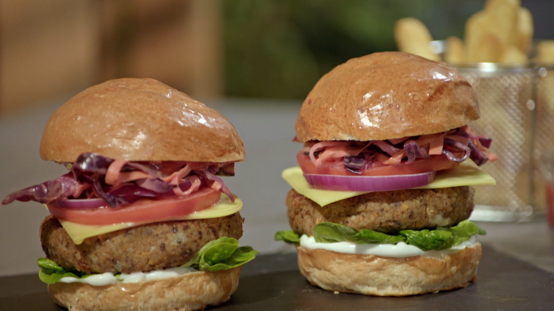 ليفينغ أون ذا فيج الموسم 1 الحلقة 2 الحلقة 2