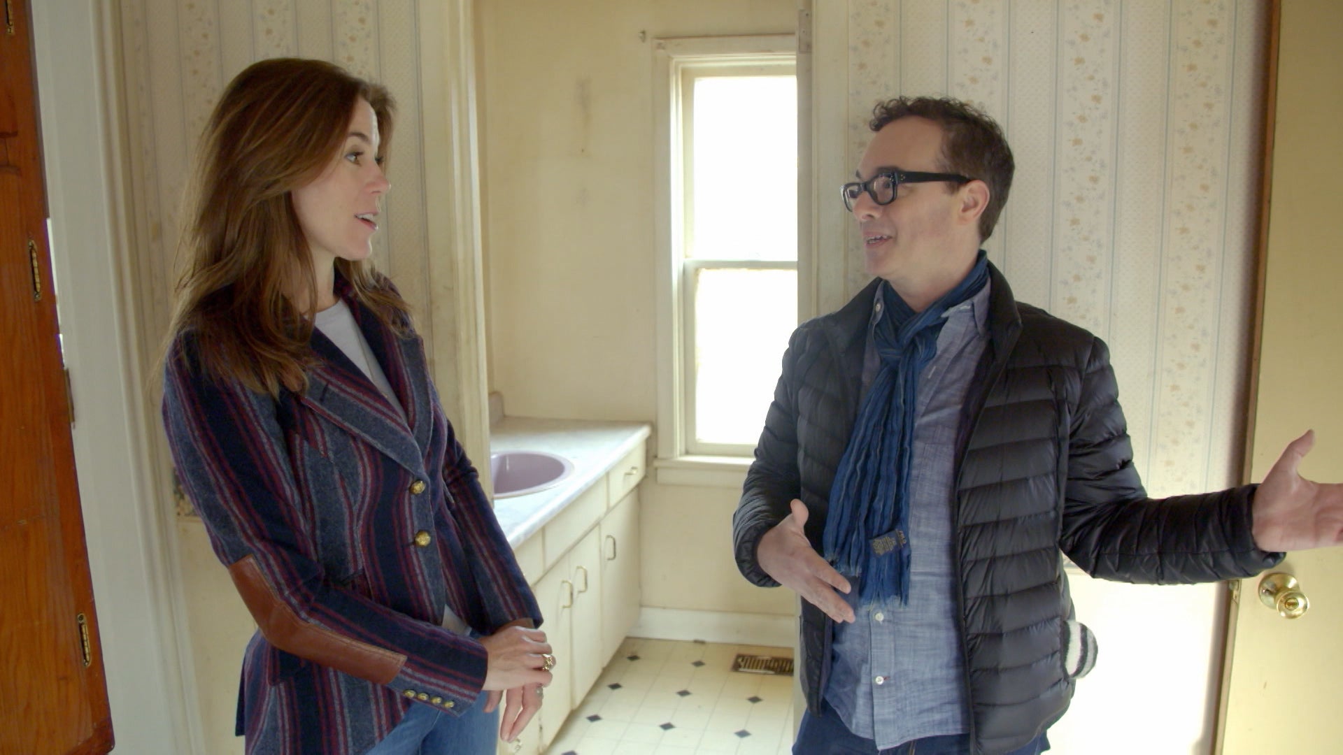 سارة أوف ذا غريد الموسم 1 الحلقة 8 كراك إن ذا فاونديشن