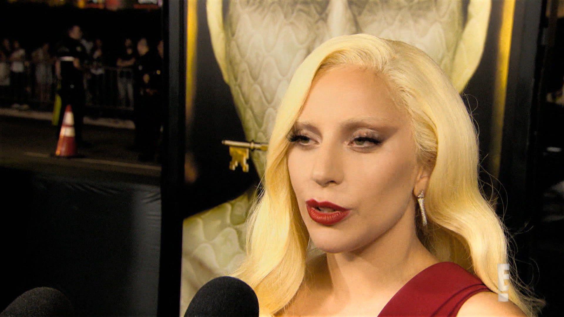 10 ثينغز يو دونت نو الموسم 1 الحلقة 5 ليدي غاغا