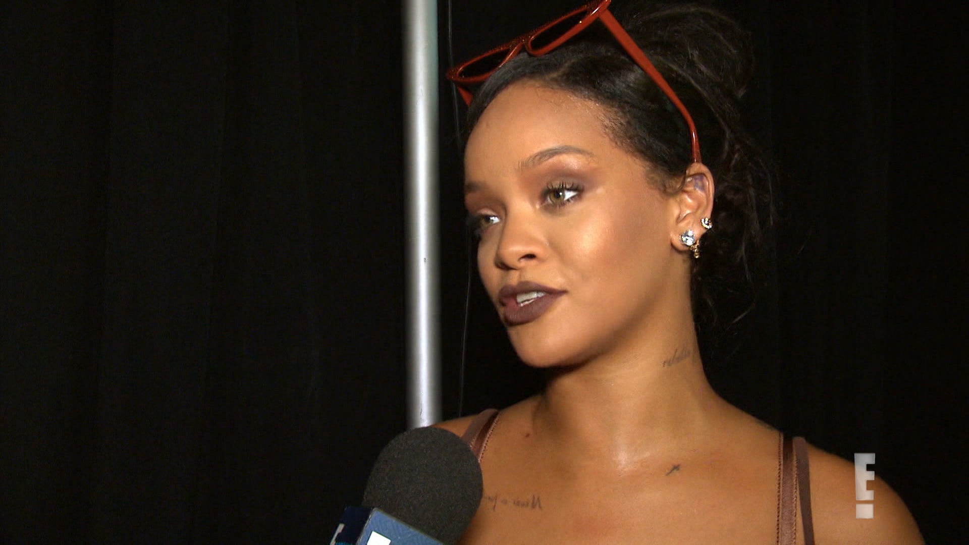 10 ثينغز يو دونت نو الموسم 1 الحلقة 7 ريهانا