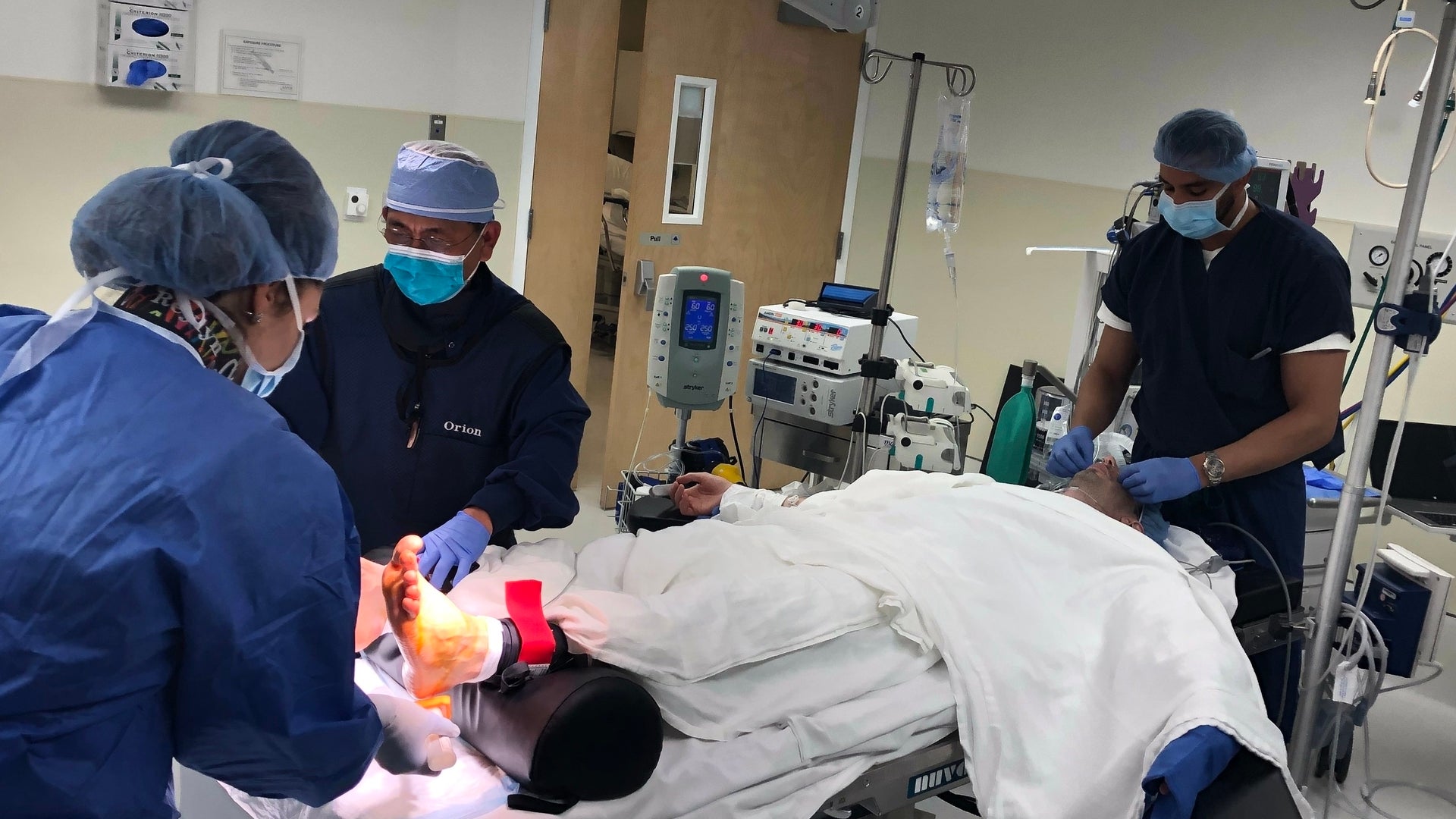 ماي فيت آر كيلينغ مي الموسم 1 الحلقة 8 إيت فينغرز