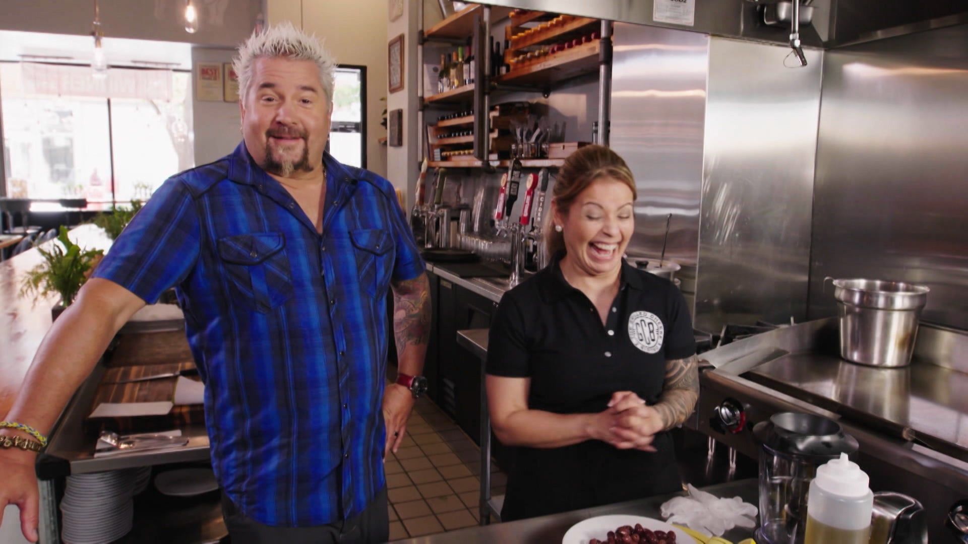 Watch diners drive ins and dives on tv osn home saudi arabia