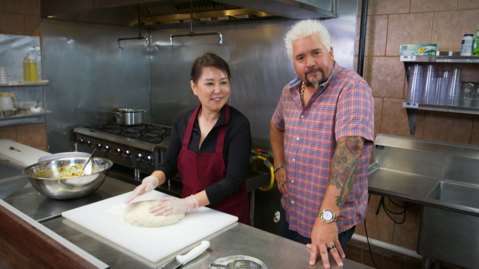 داينرز، درايف إنز آند دايفز الموسم 28 الحلقة 2 ديليشاز ديسكافريز