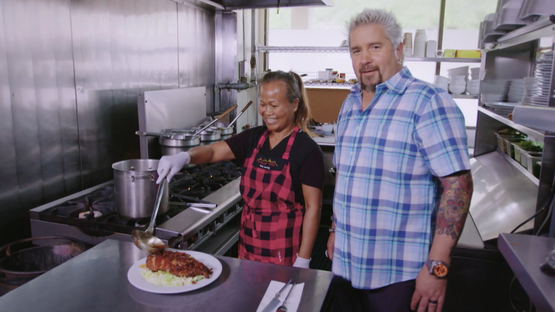 داينرز، درايف إنز آند دايفز الموسم 28 الحلقة 18 فار ايست فليفورفيست