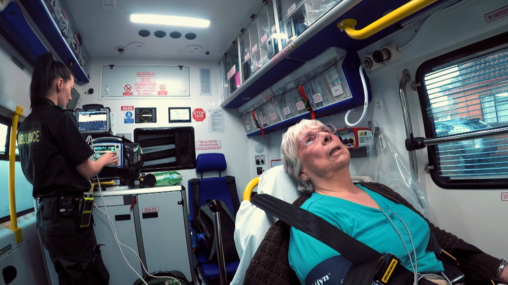 Paramedics - On The Front Line Season 4 Episode 5 Episode 5