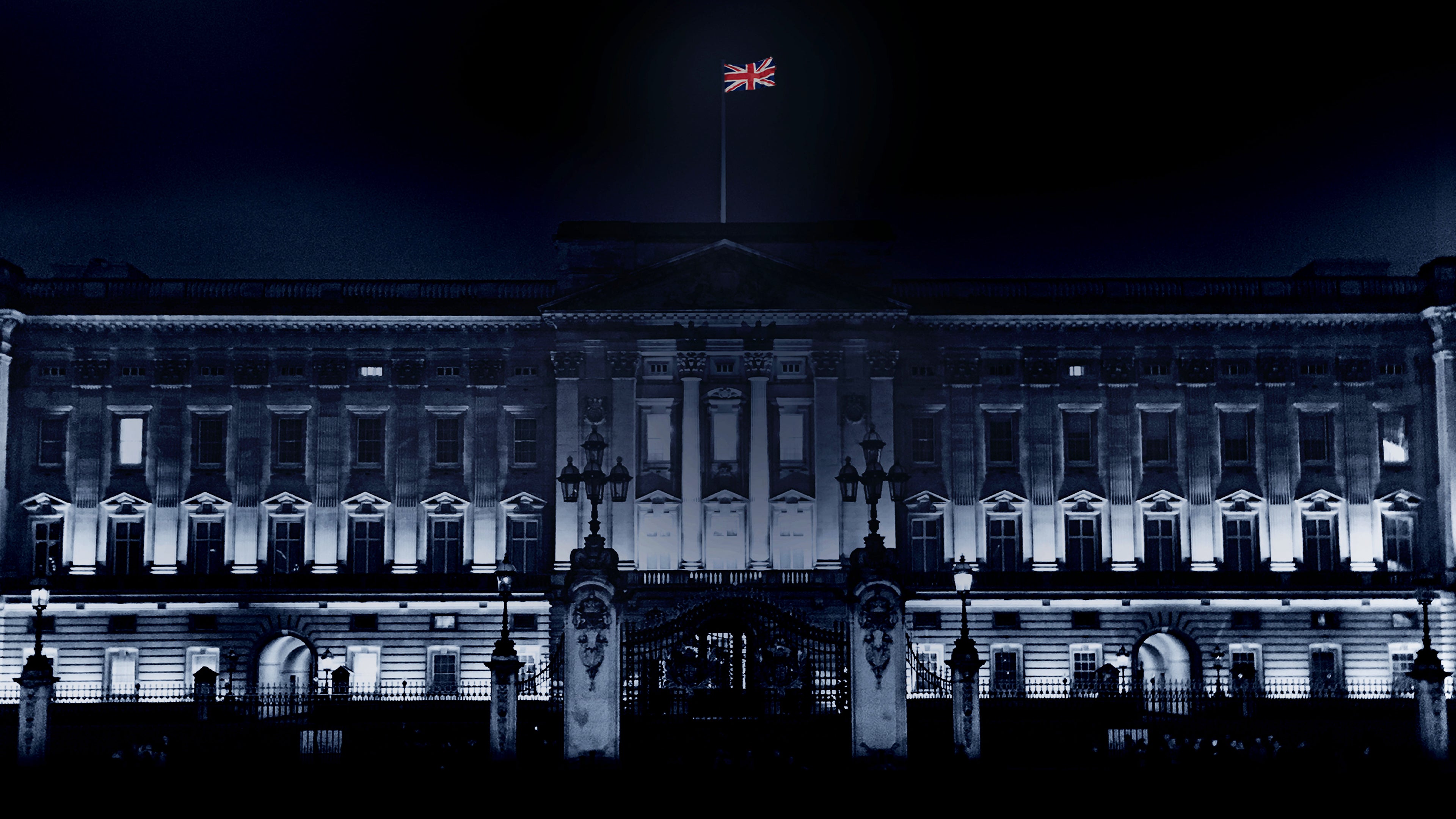 سيكرتس أوف ذا رويالز: إنسايد ذا كراون