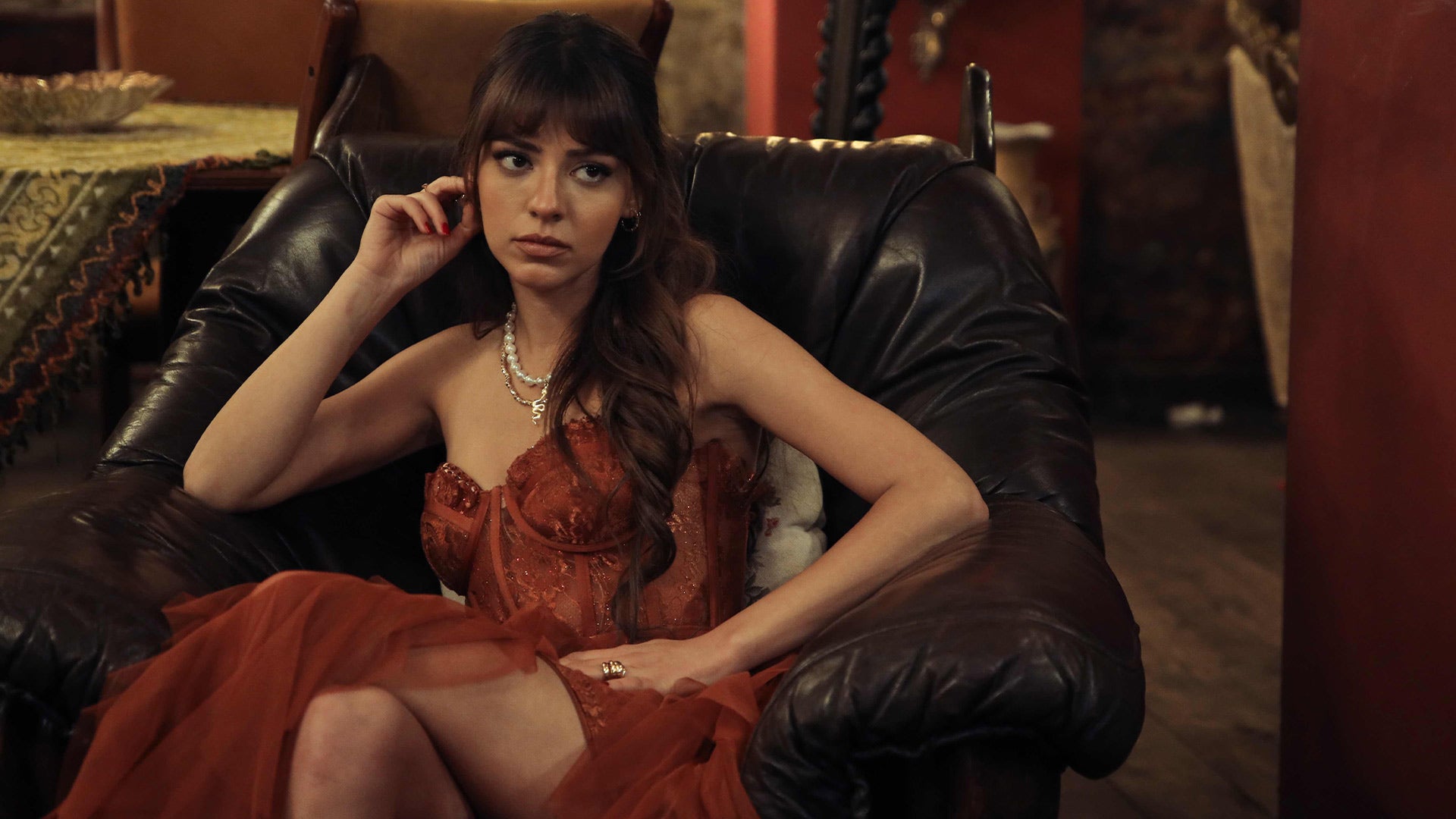 ثلاث قروش الموسم 1 الحلقة 17 العرس و الجنازة - الجزء الثاني