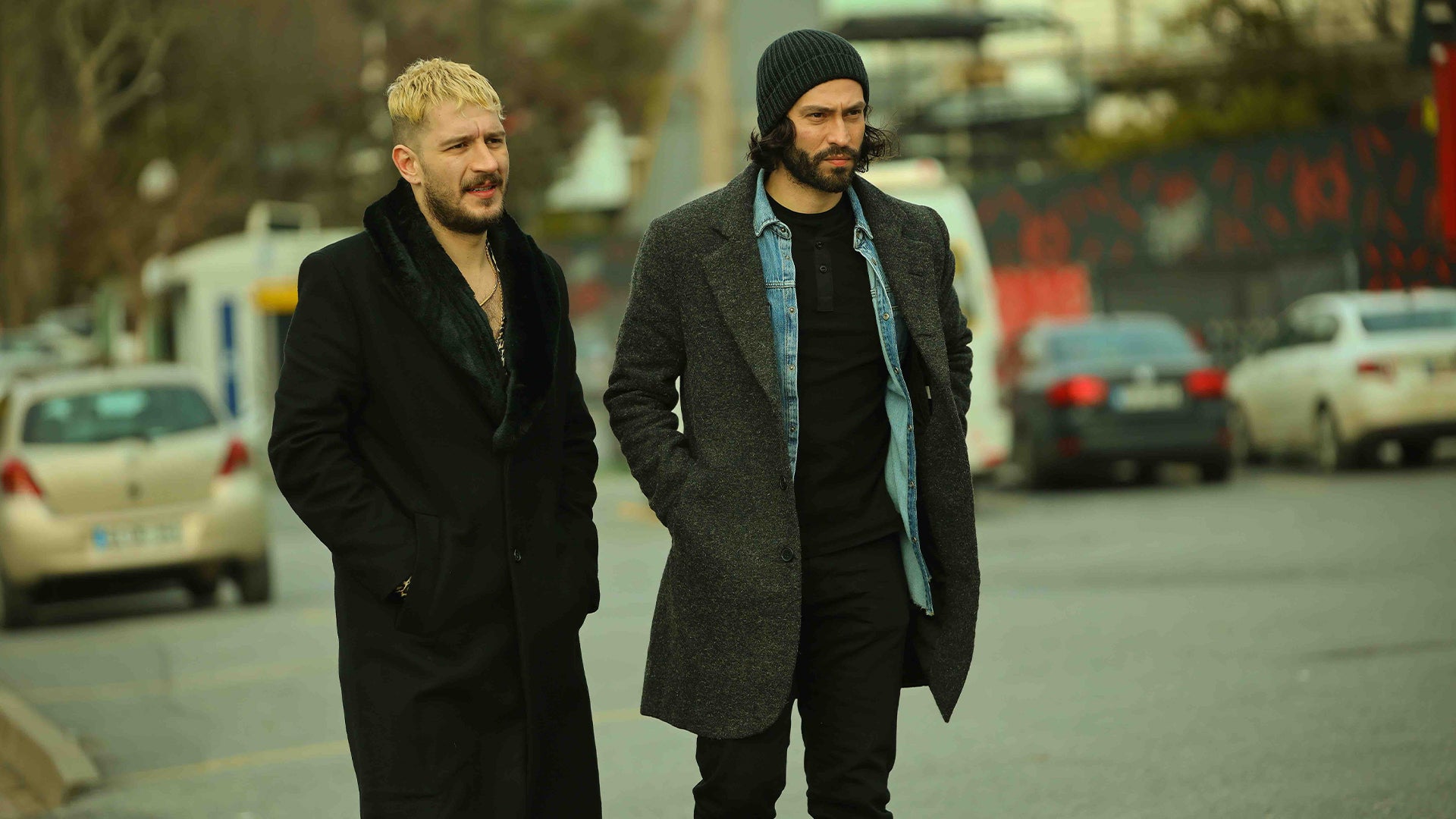 ثلاث قروش الموسم 1 الحلقة 32 عدو عدوي صديقي- الجزء 2