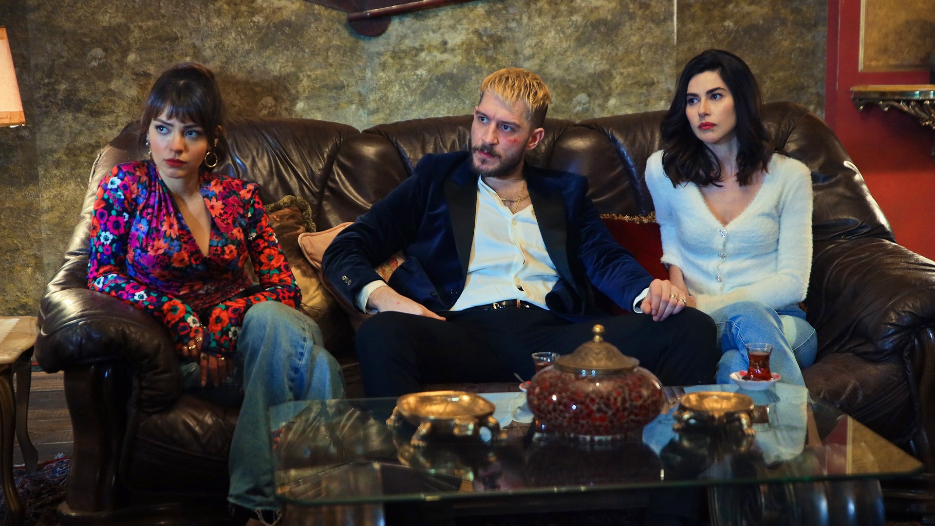 ثلاث قروش الموسم 1 الحلقة 36 الأفاعي التي في أحضاننا -الجزء 3