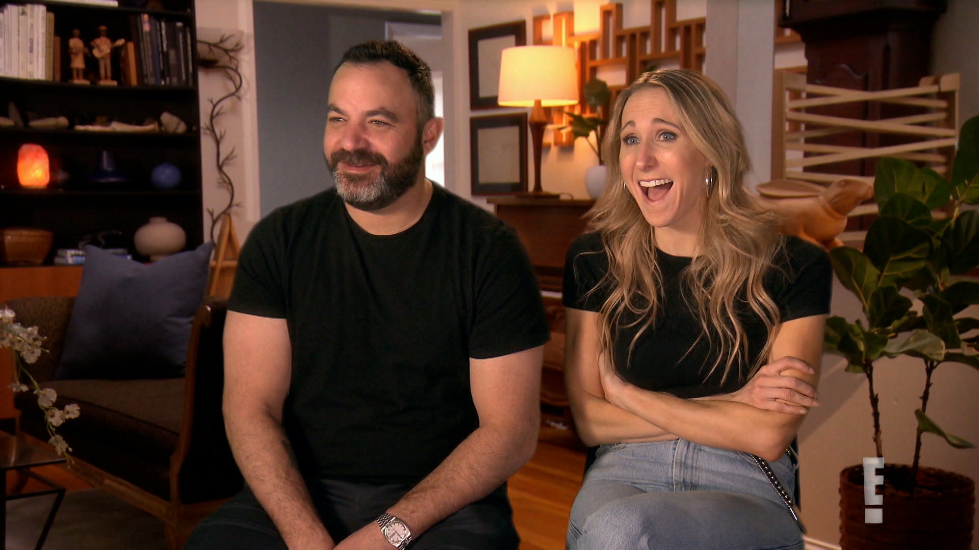 ويلكام هوم نيكي غلايسر؟ الموسم 1 الحلقة 6 هو إز مستر رايت؟