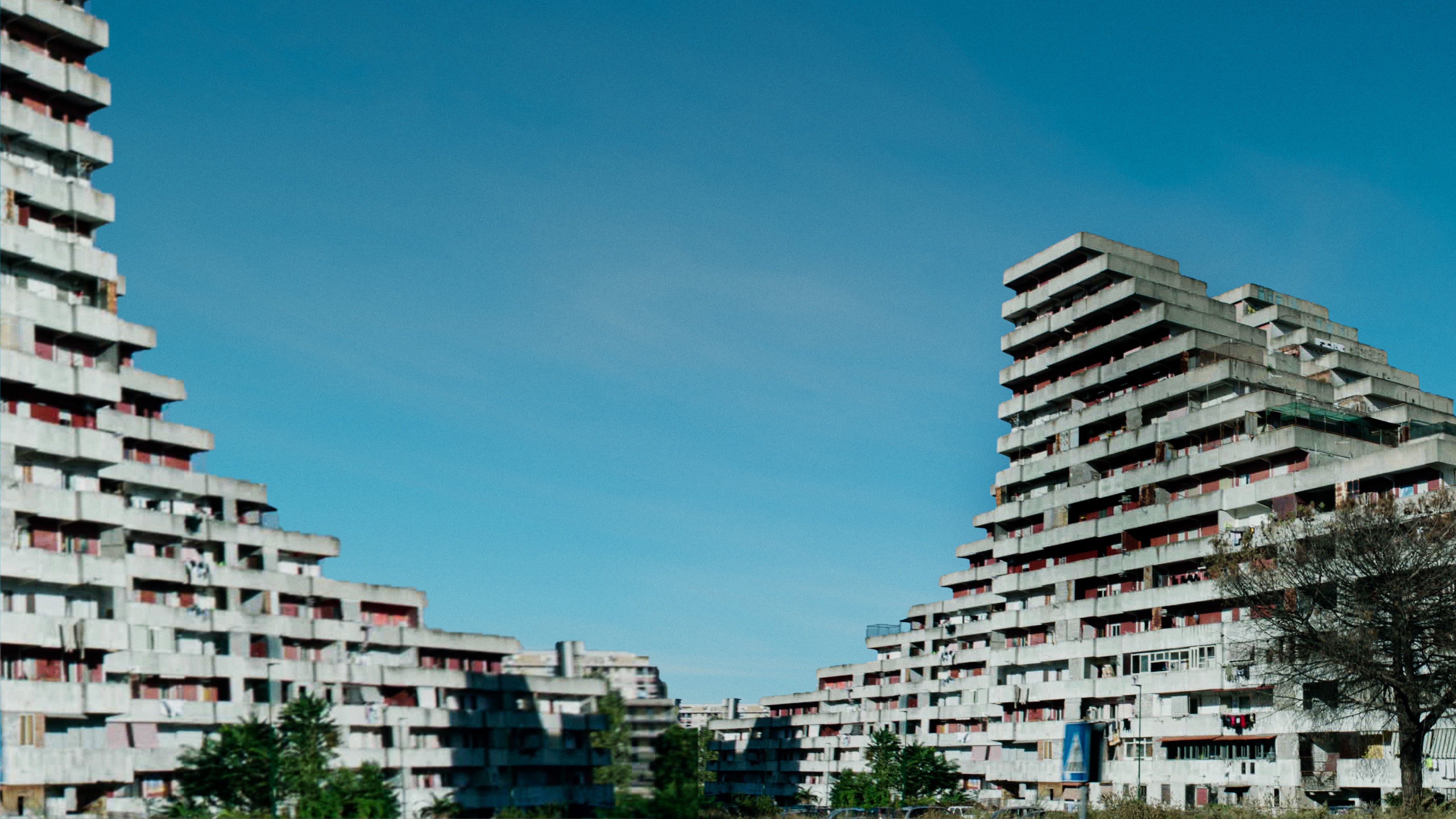 إي ستوري كولد غومورا