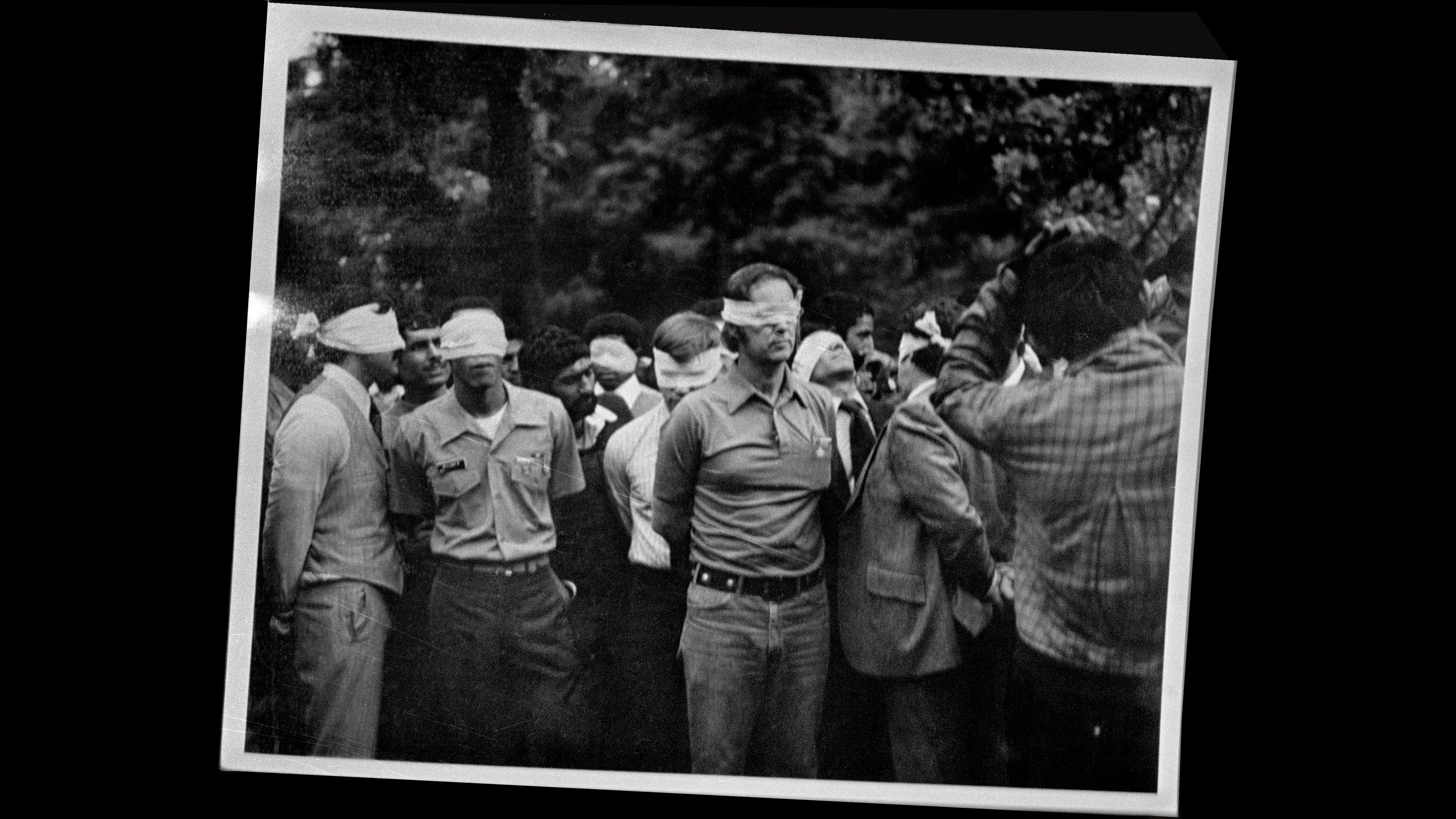 هوستيجز الموسم 1 الحلقة 2 بارت تو: دين أوف سبايس