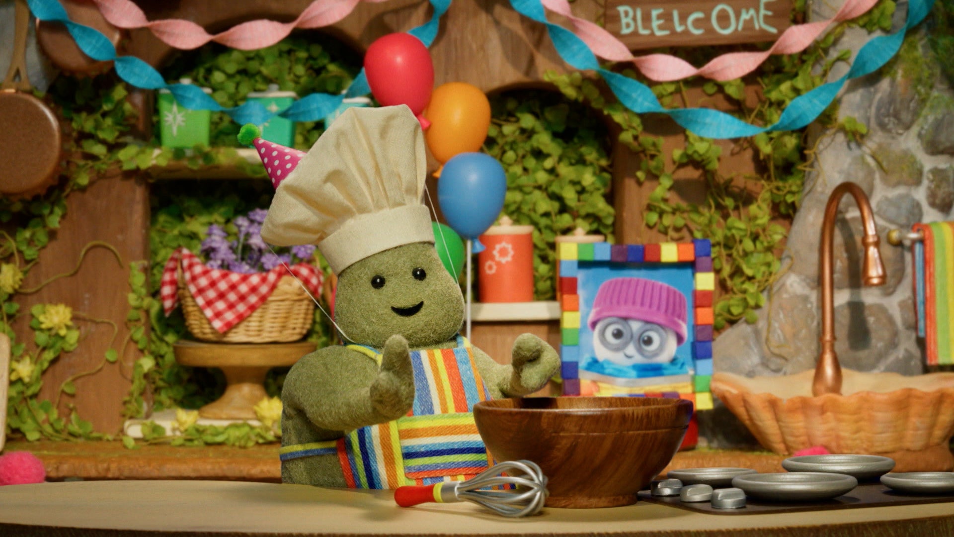 The Tiny Chef Show Season 2 Episode 2 Donuts / Rainbow Salad