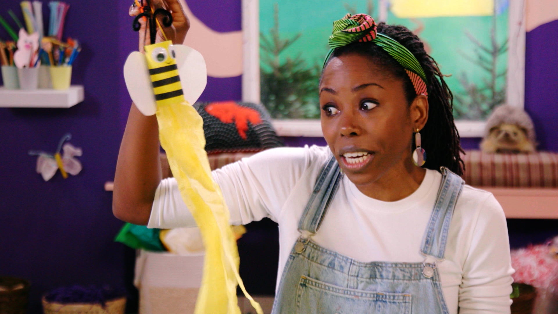 Curious Crafting Season 1 Episode 21 Bumble Bee Windsock
