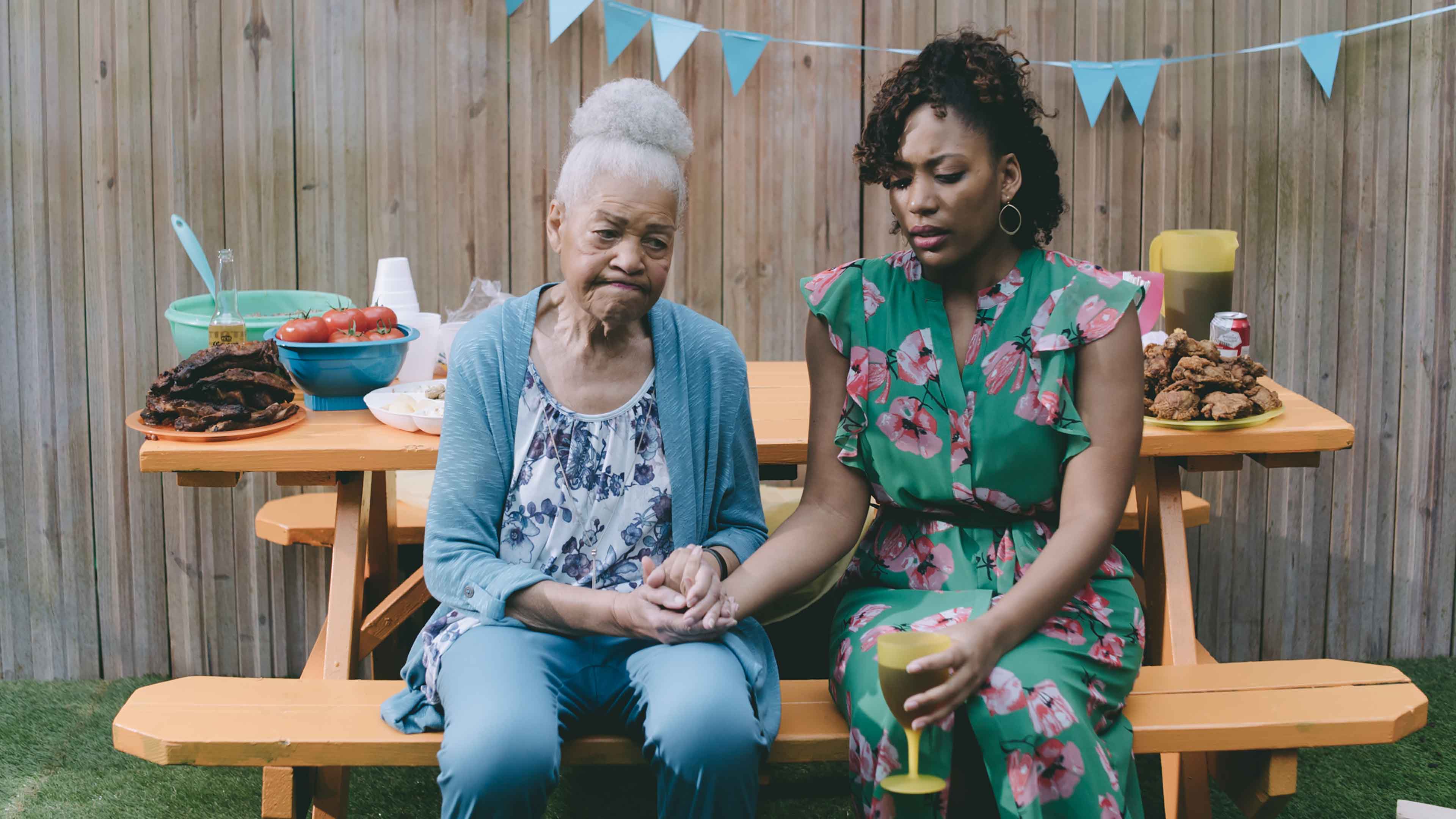 راندوم أكتس أوف فلاينيس الموسم 1 الحلقة 4 أيتمز أوتسايد ذا شيلتر بت ويذين ريتش