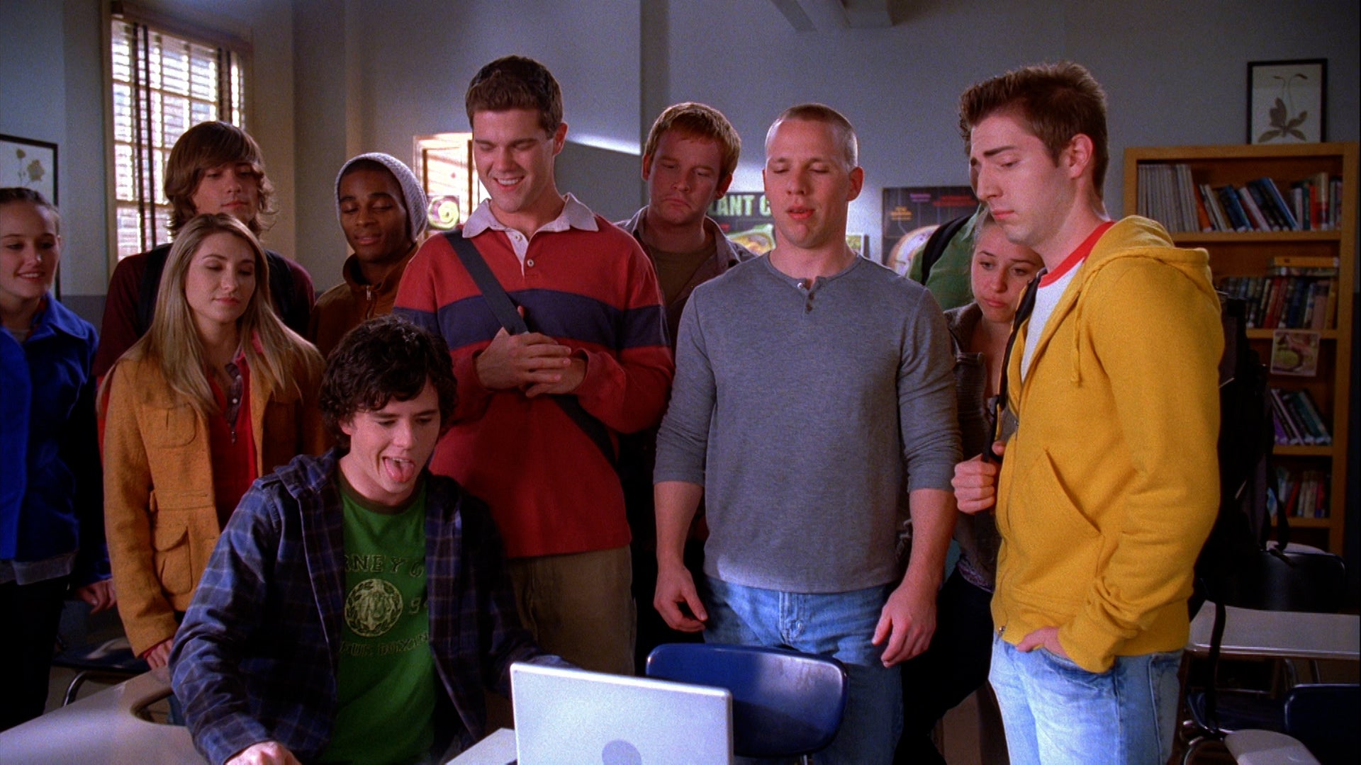 ذا ميدل الموسم 2 الحلقة 15 فريندز، لايز أند فيديوتيب