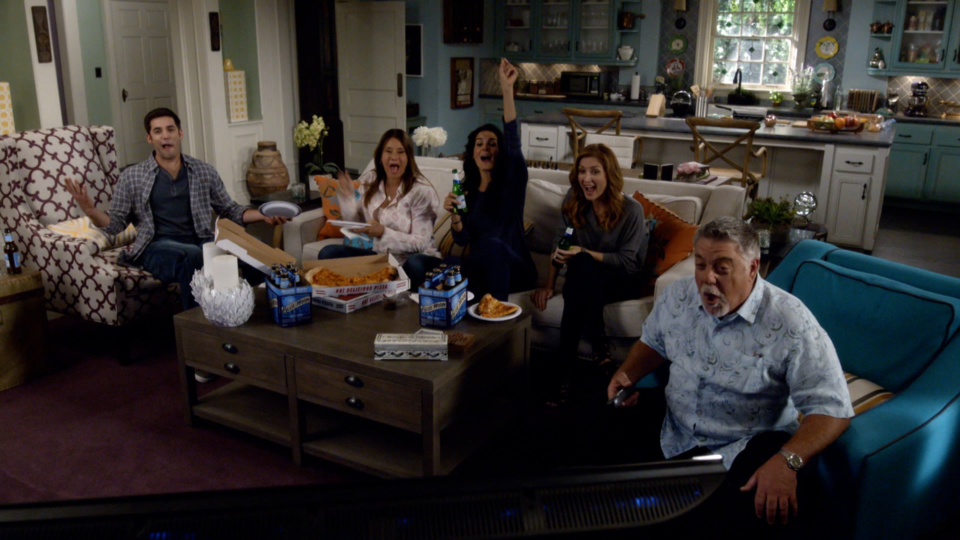 Rizzoli & Isles Season 5 Episode 9 It Takes A Village
