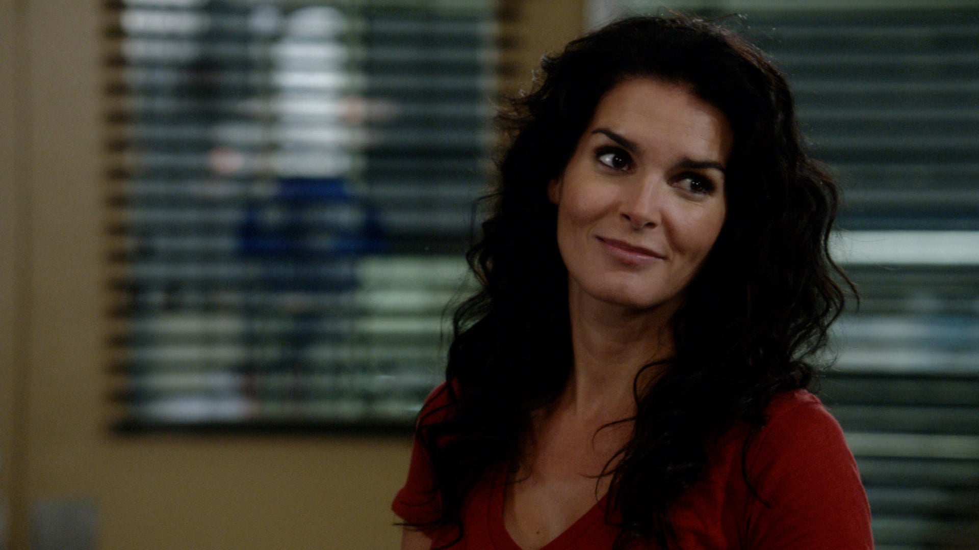 Rizzoli & Isles Season 5 Episode 17 Bite Out Of Crime