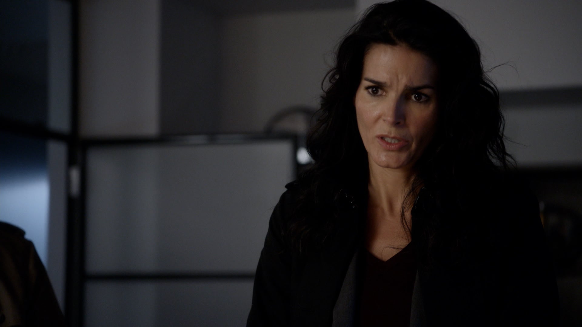 Rizzoli & Isles Season 7 Episode 6 There Be Ghosts