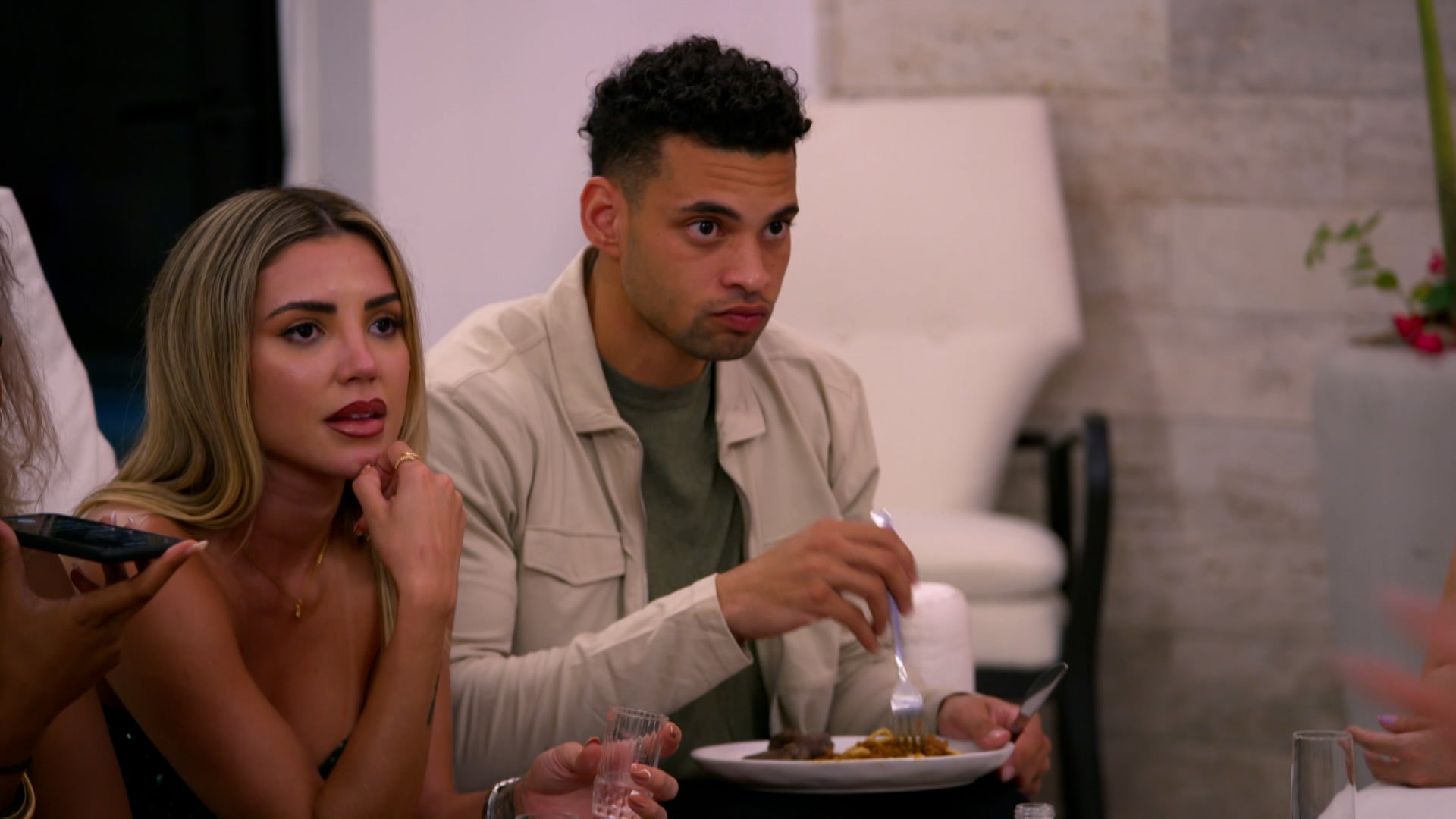 Love & Translation Season 1 Episode 2 Liebe Is a Battlefield